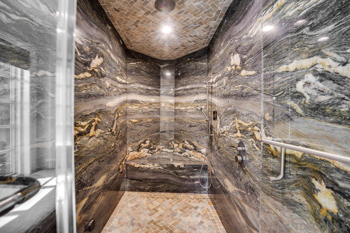 Detail Gallery Image 20 of 75 For 1  Rolling View, Fallbrook,  CA 92028 - 5 Beds | 5/1 Baths