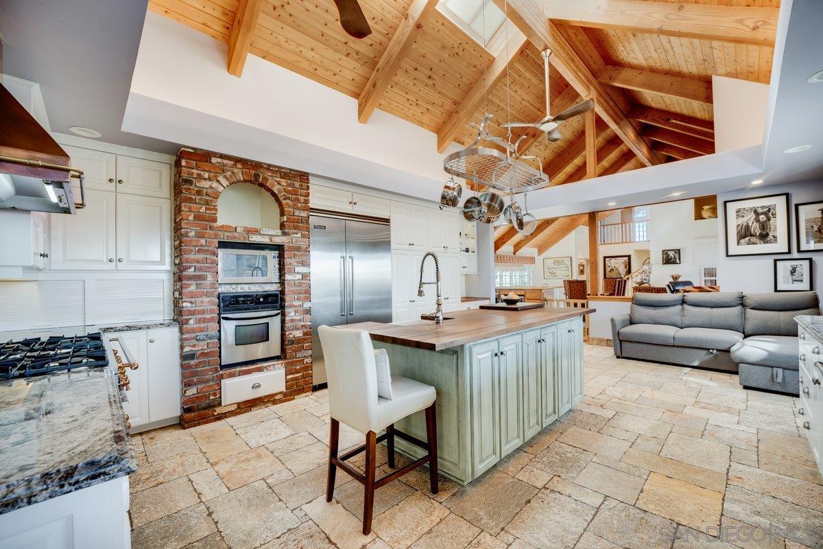 Detail Gallery Image 27 of 75 For 1  Rolling View, Fallbrook,  CA 92028 - 5 Beds | 5/1 Baths