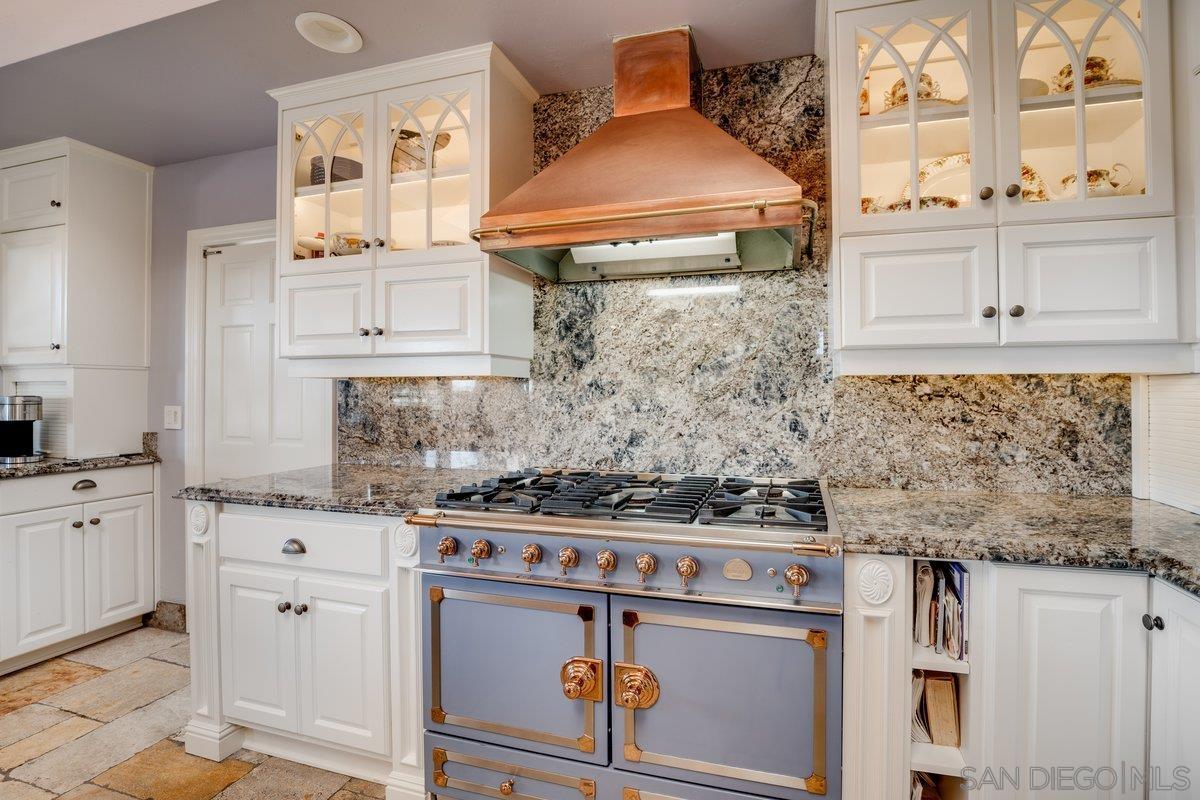 Detail Gallery Image 28 of 75 For 1  Rolling View, Fallbrook,  CA 92028 - 5 Beds | 5/1 Baths