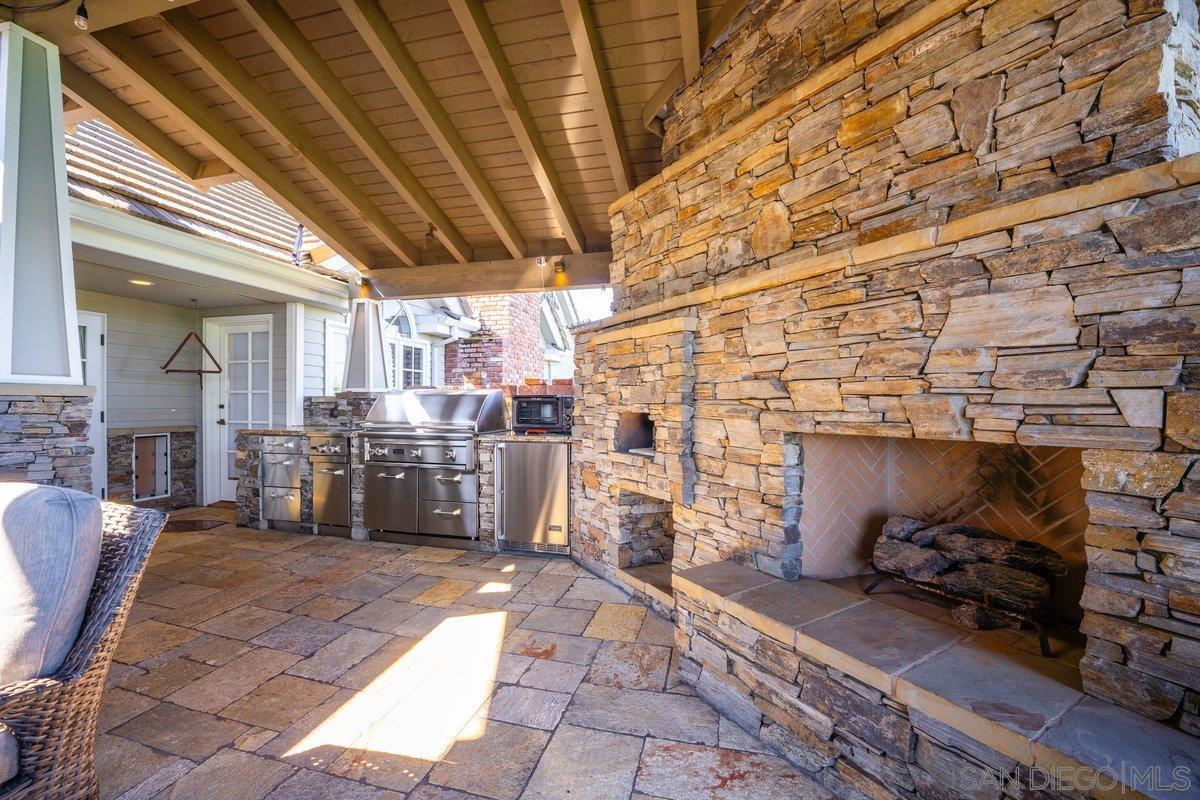 Detail Gallery Image 30 of 75 For 1  Rolling View, Fallbrook,  CA 92028 - 5 Beds | 5/1 Baths