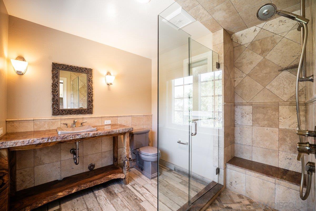 Detail Gallery Image 39 of 75 For 1  Rolling View, Fallbrook,  CA 92028 - 5 Beds | 5/1 Baths