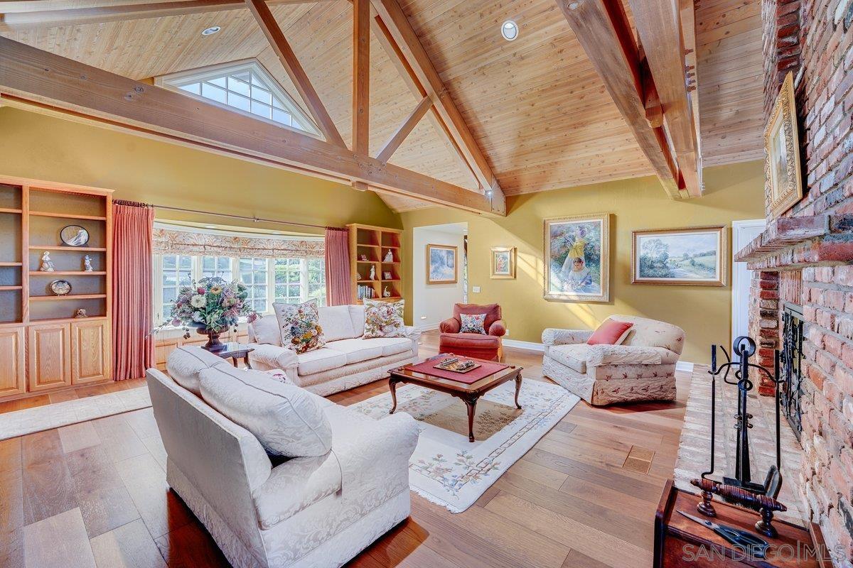 Detail Gallery Image 6 of 75 For 1  Rolling View, Fallbrook,  CA 92028 - 5 Beds | 5/1 Baths