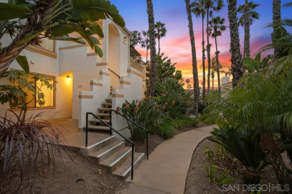 Detail Gallery Image 1 of 33 For 9418  Twin Trails Dr  #102,  San Diego,  CA 92129 - 2 Beds | 2 Baths