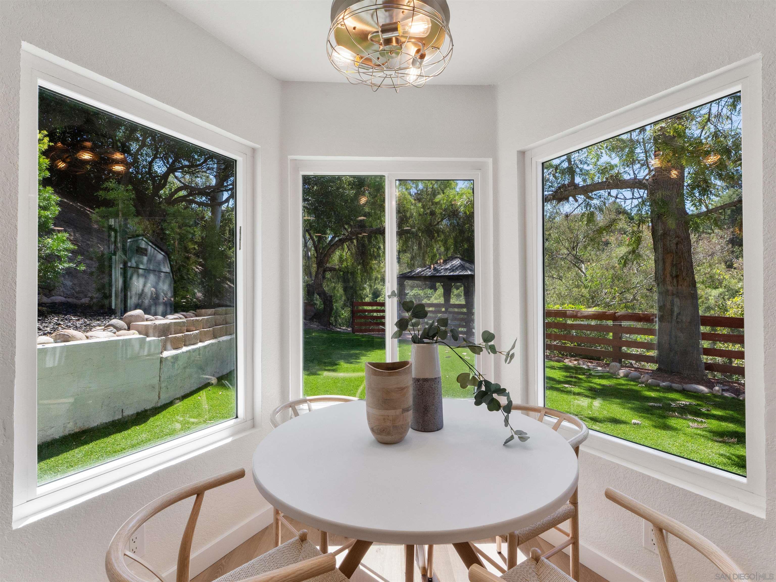 Detail Gallery Image 15 of 40 For 2277  Dunstan, Oceanside,  CA 92054 - 3 Beds | 2/1 Baths