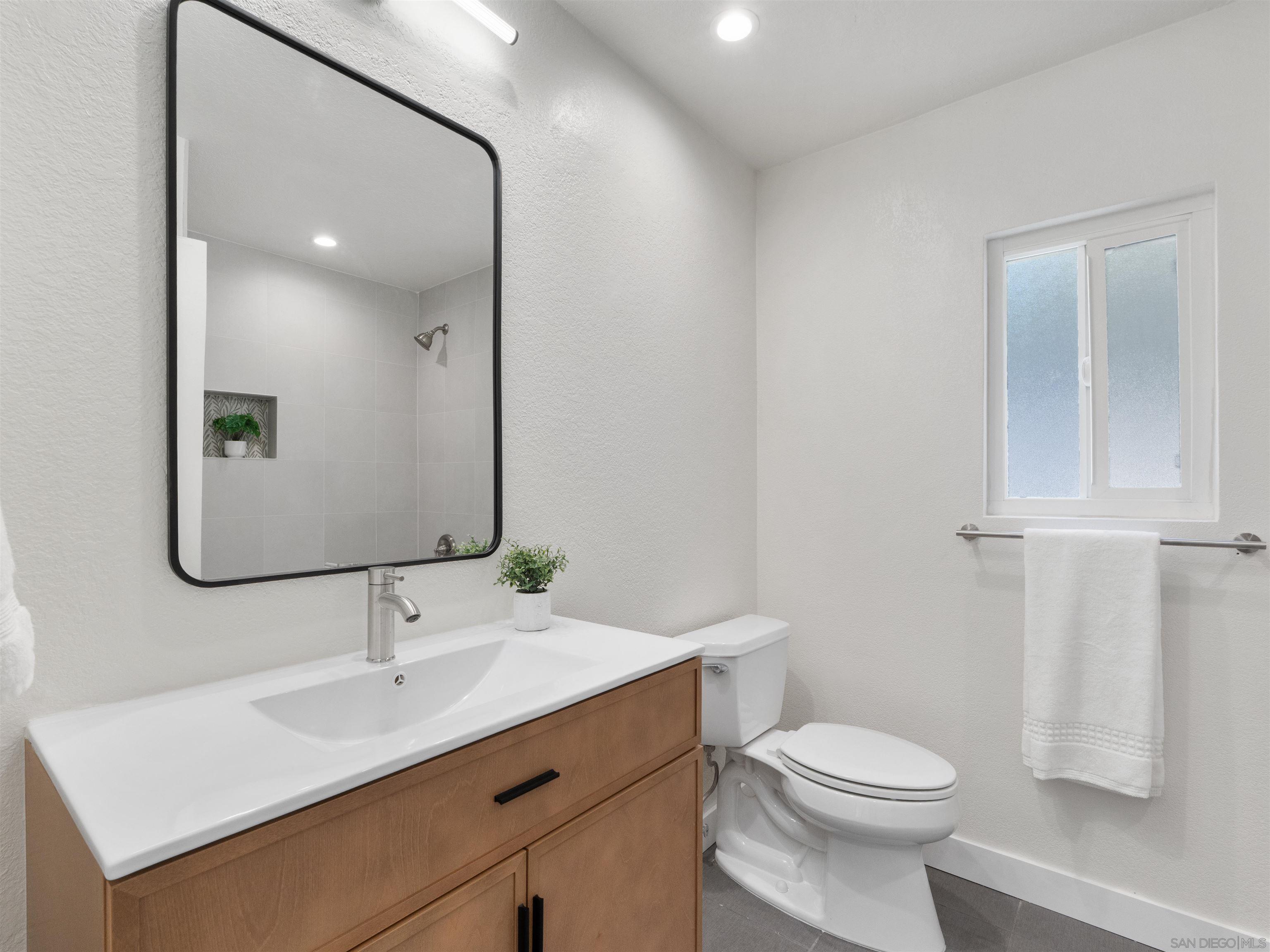 Detail Gallery Image 28 of 40 For 2277  Dunstan, Oceanside,  CA 92054 - 3 Beds | 2/1 Baths