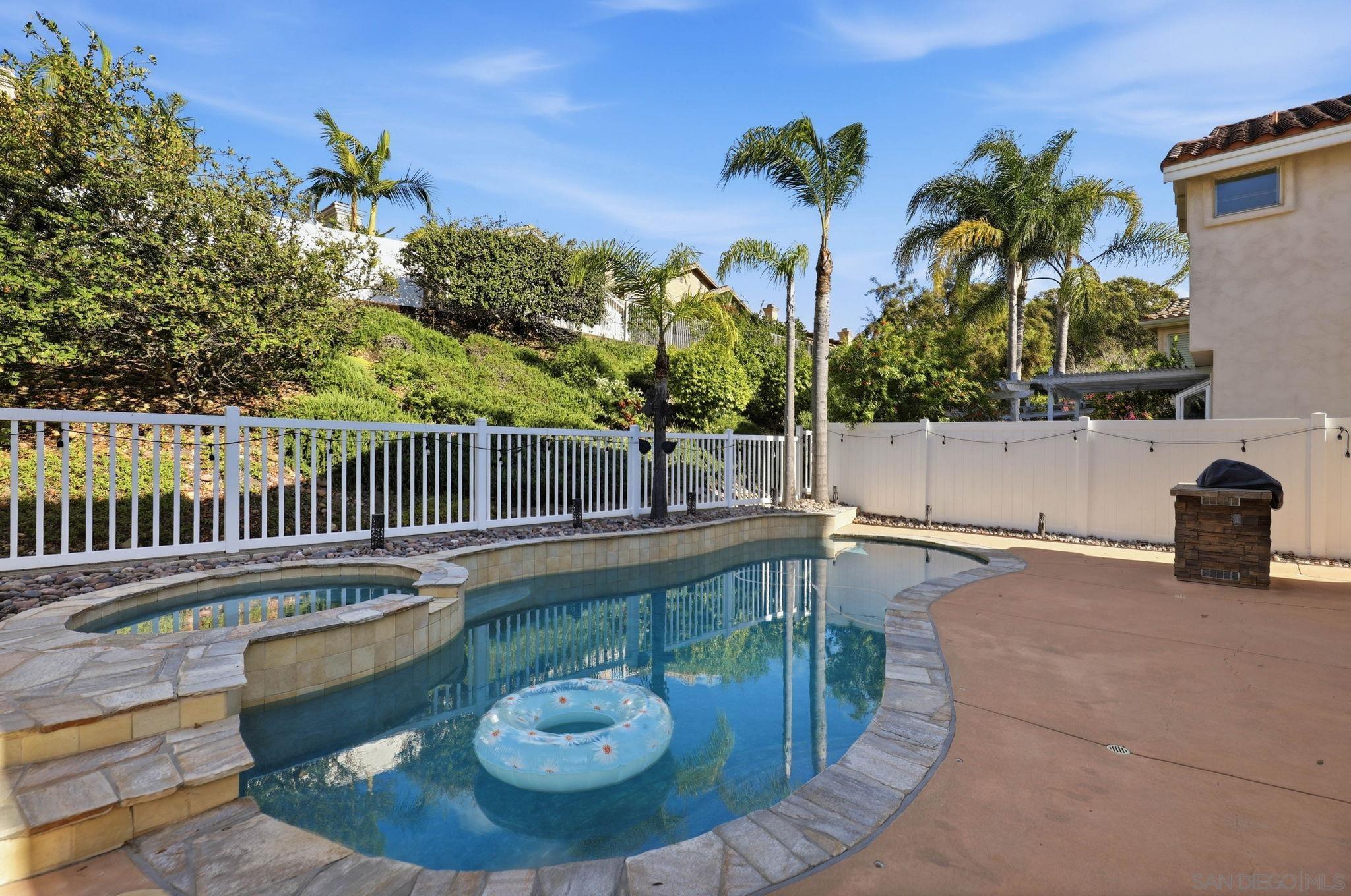 Detail Gallery Image 2 of 51 For 11391  Legacy Canyon Pl., San Diego,  CA 92131 - 4 Beds | 2/1 Baths