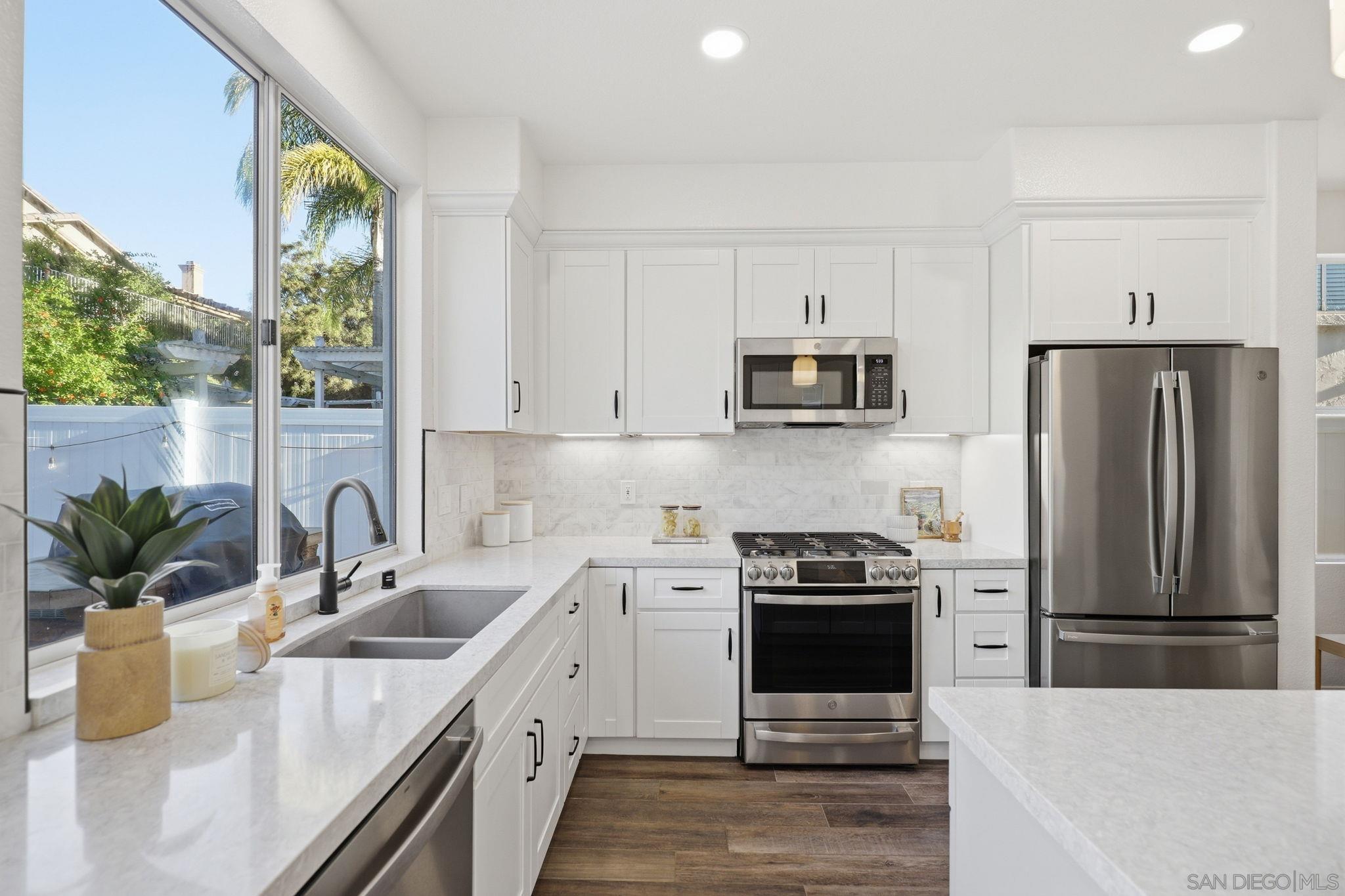 Detail Gallery Image 12 of 51 For 11391  Legacy Canyon Pl., San Diego,  CA 92131 - 4 Beds | 2/1 Baths