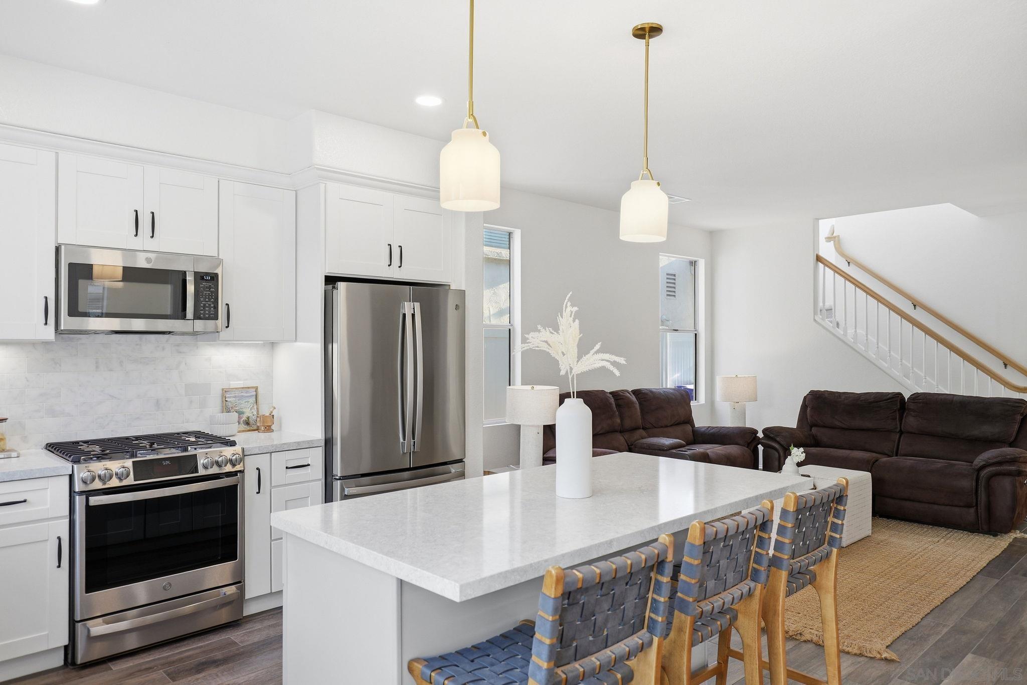 Detail Gallery Image 13 of 51 For 11391  Legacy Canyon Pl., San Diego,  CA 92131 - 4 Beds | 2/1 Baths