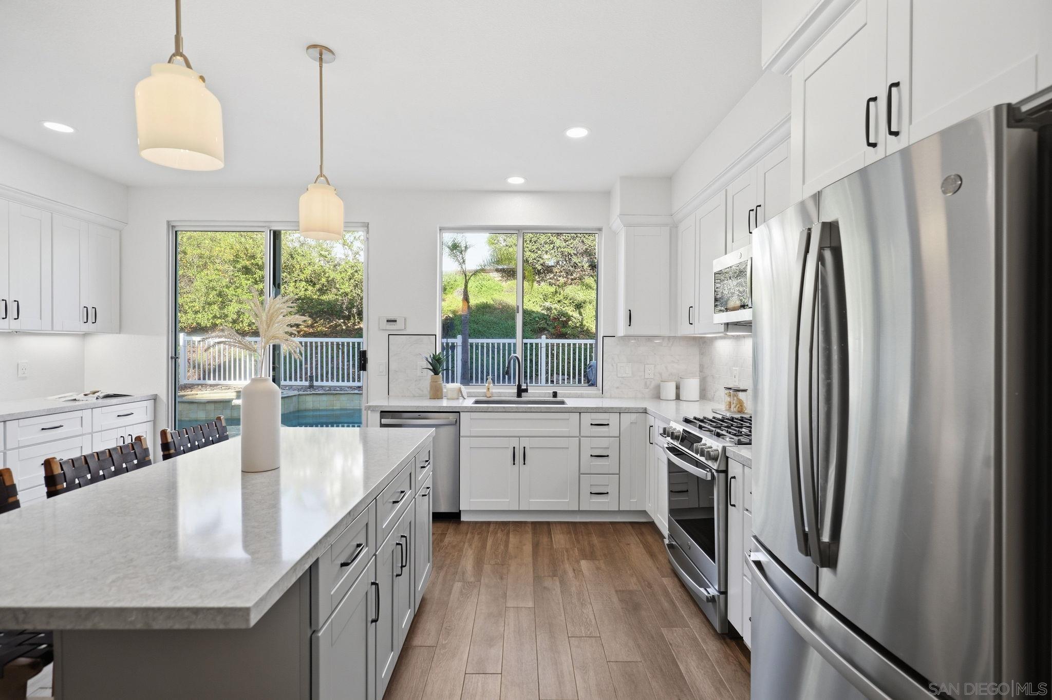 Detail Gallery Image 14 of 51 For 11391  Legacy Canyon Pl., San Diego,  CA 92131 - 4 Beds | 2/1 Baths