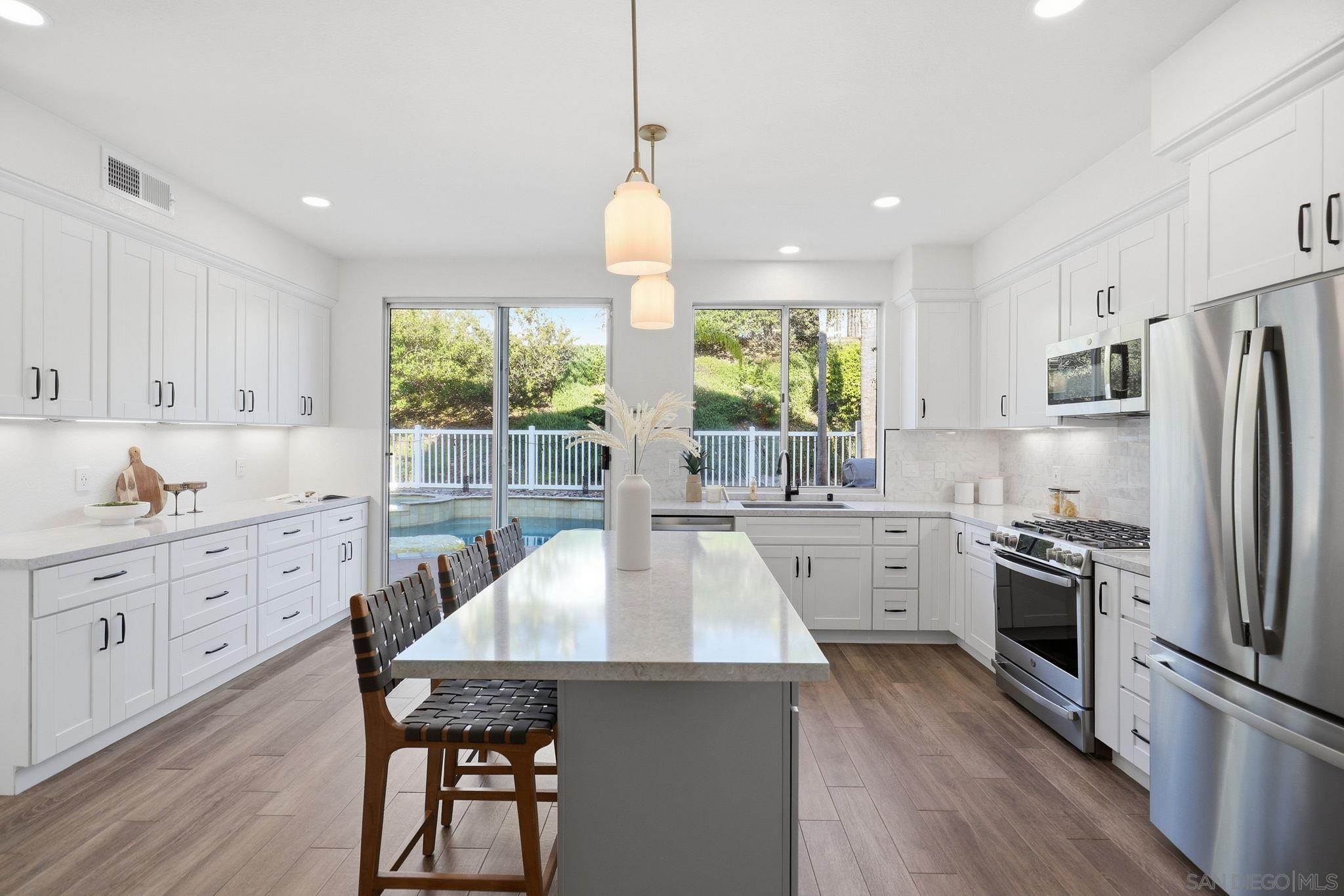 Detail Gallery Image 17 of 51 For 11391  Legacy Canyon Pl., San Diego,  CA 92131 - 4 Beds | 2/1 Baths