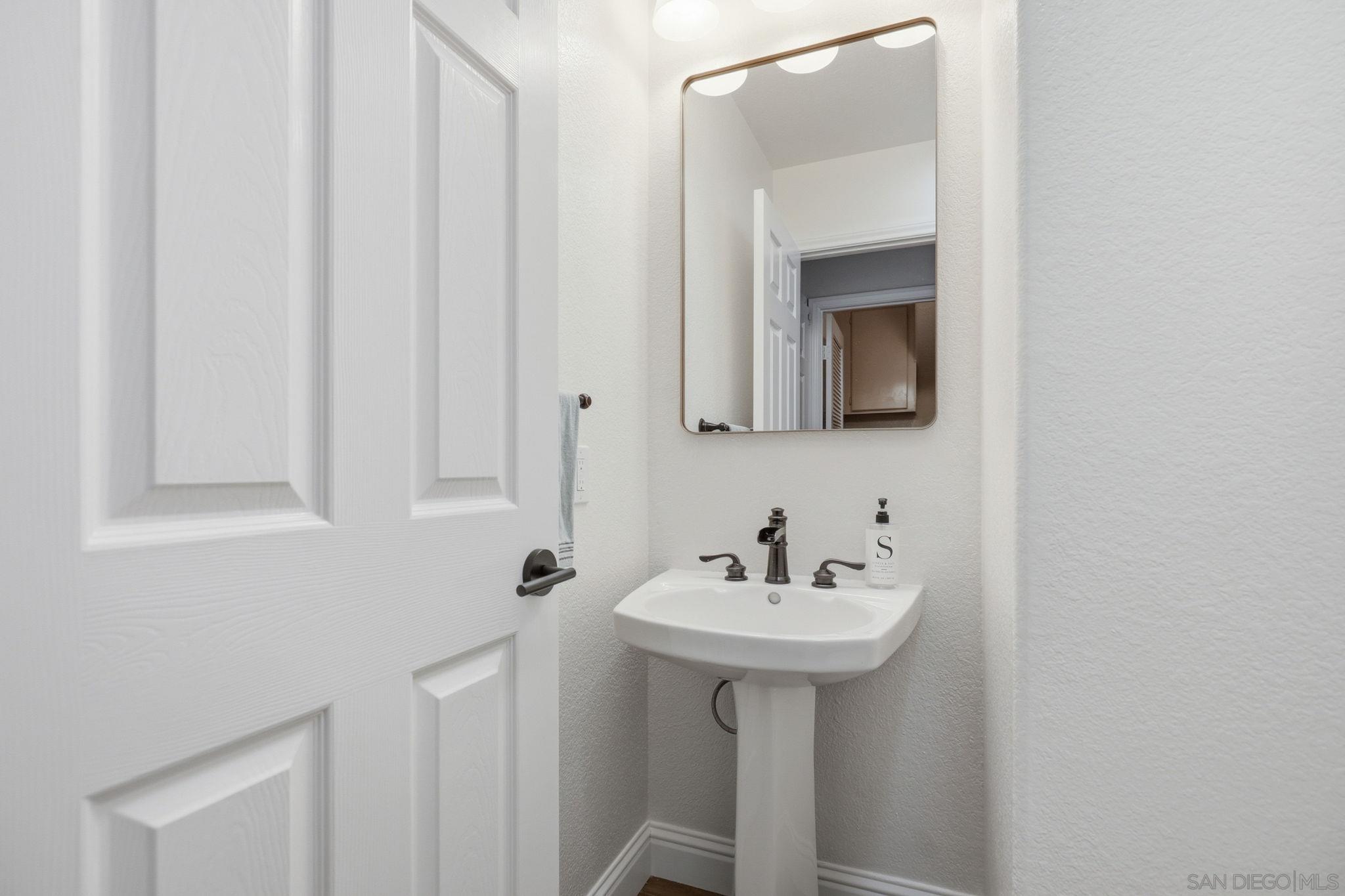 Detail Gallery Image 26 of 51 For 11391  Legacy Canyon Pl., San Diego,  CA 92131 - 4 Beds | 2/1 Baths