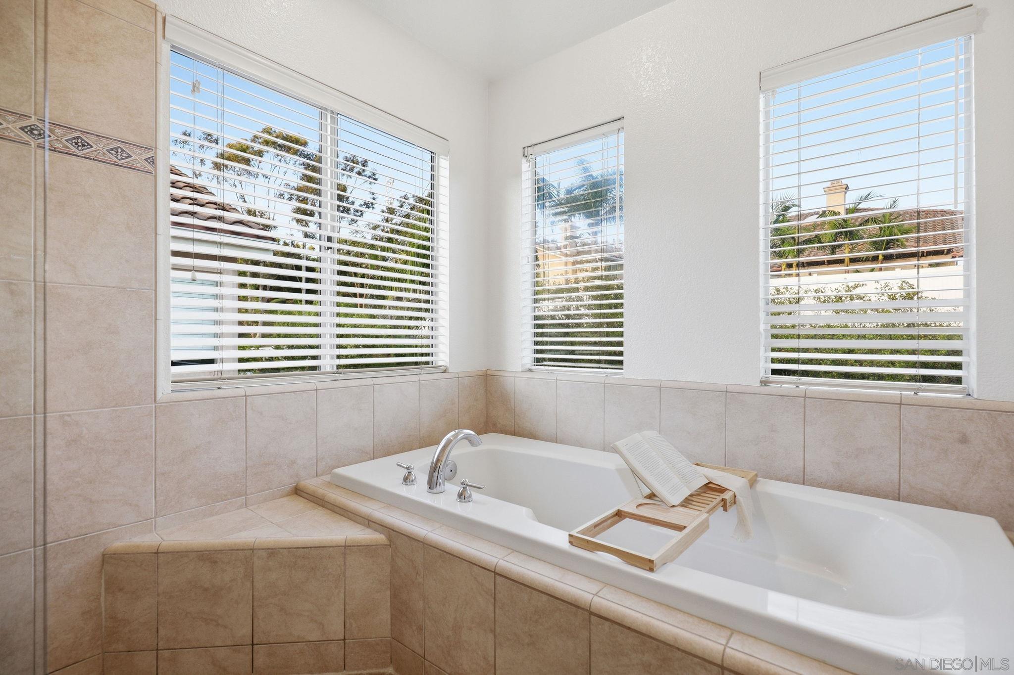 Detail Gallery Image 33 of 51 For 11391  Legacy Canyon Pl., San Diego,  CA 92131 - 4 Beds | 2/1 Baths