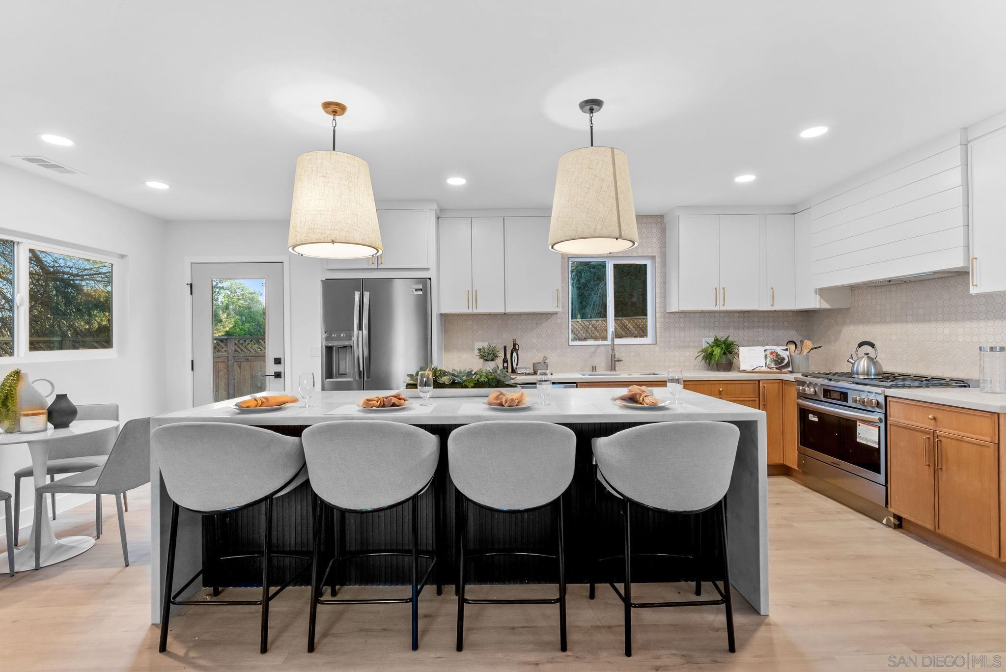 Detail Gallery Image 5 of 35 For 9185  Altamont Road, La Mesa,  CA 91942 - 3 Beds | 2 Baths