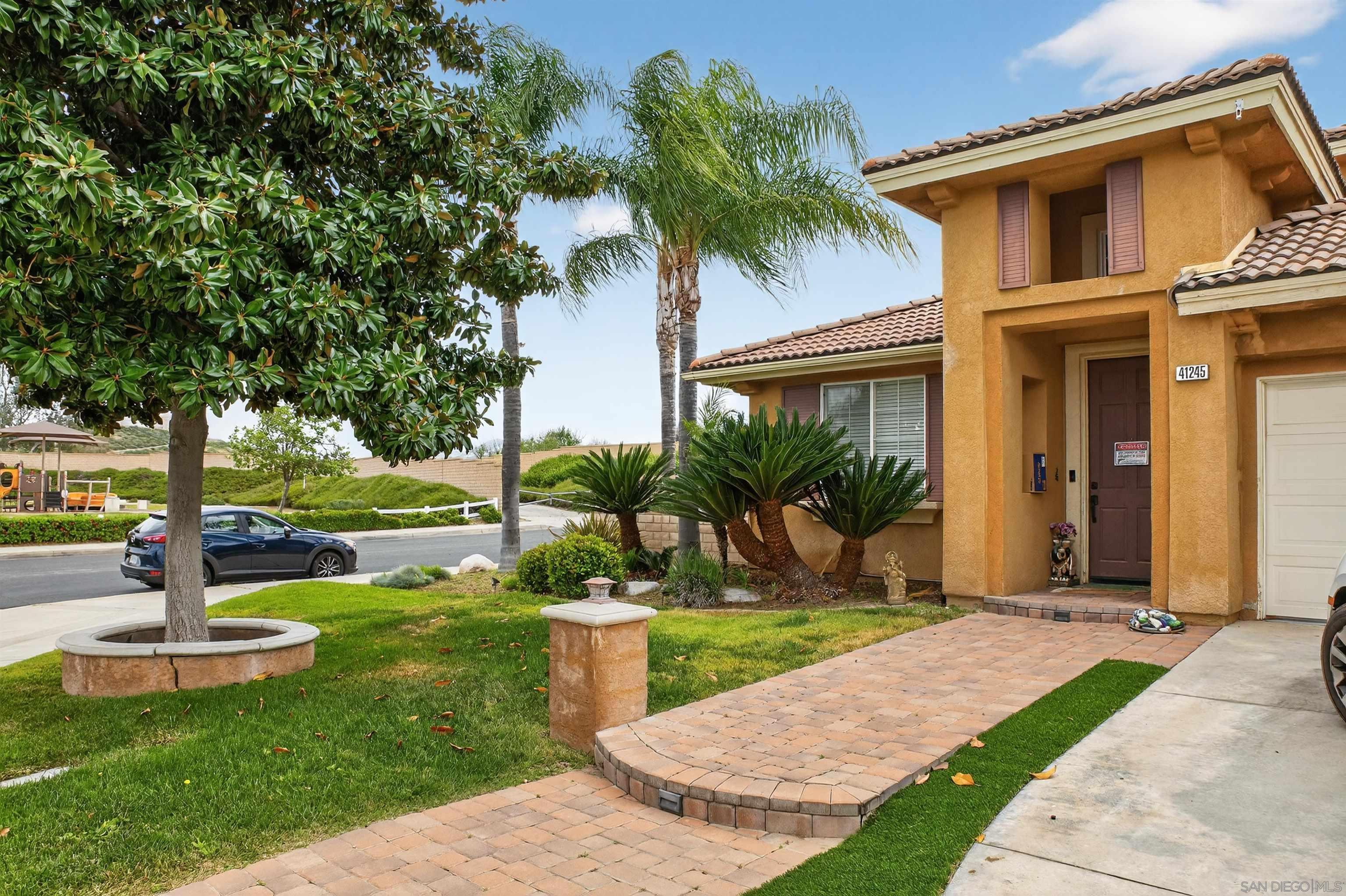 Detail Gallery Image 2 of 71 For 41245  Breckin, Murrieta,  CA 92562 - 4 Beds | 3 Baths