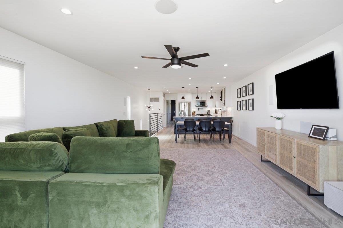 Detail Gallery Image 10 of 48 For 2354  Chalcedony, San Diego,  CA 92109 - 3 Beds | 2 Baths