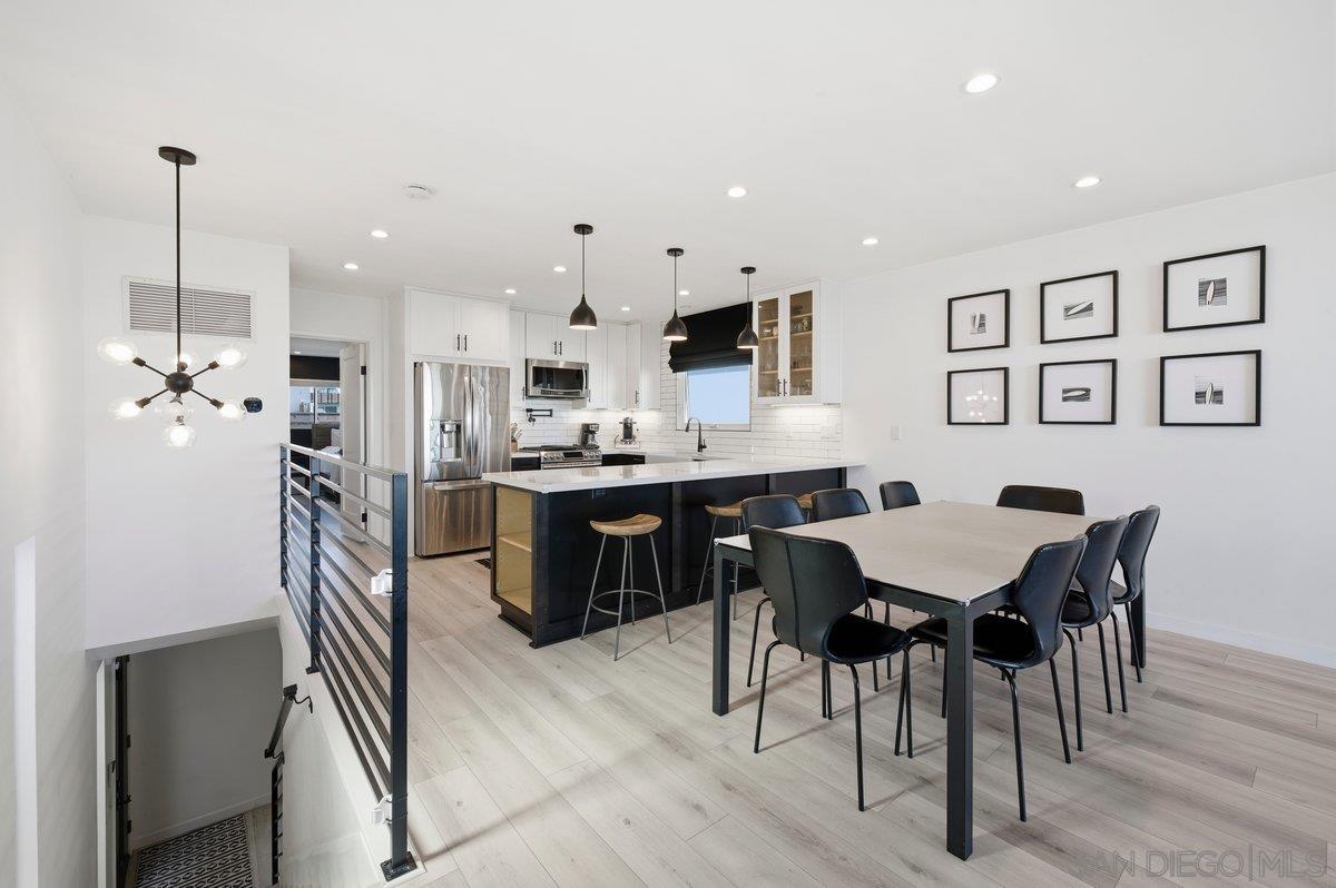 Detail Gallery Image 12 of 48 For 2354  Chalcedony, San Diego,  CA 92109 - 3 Beds | 2 Baths