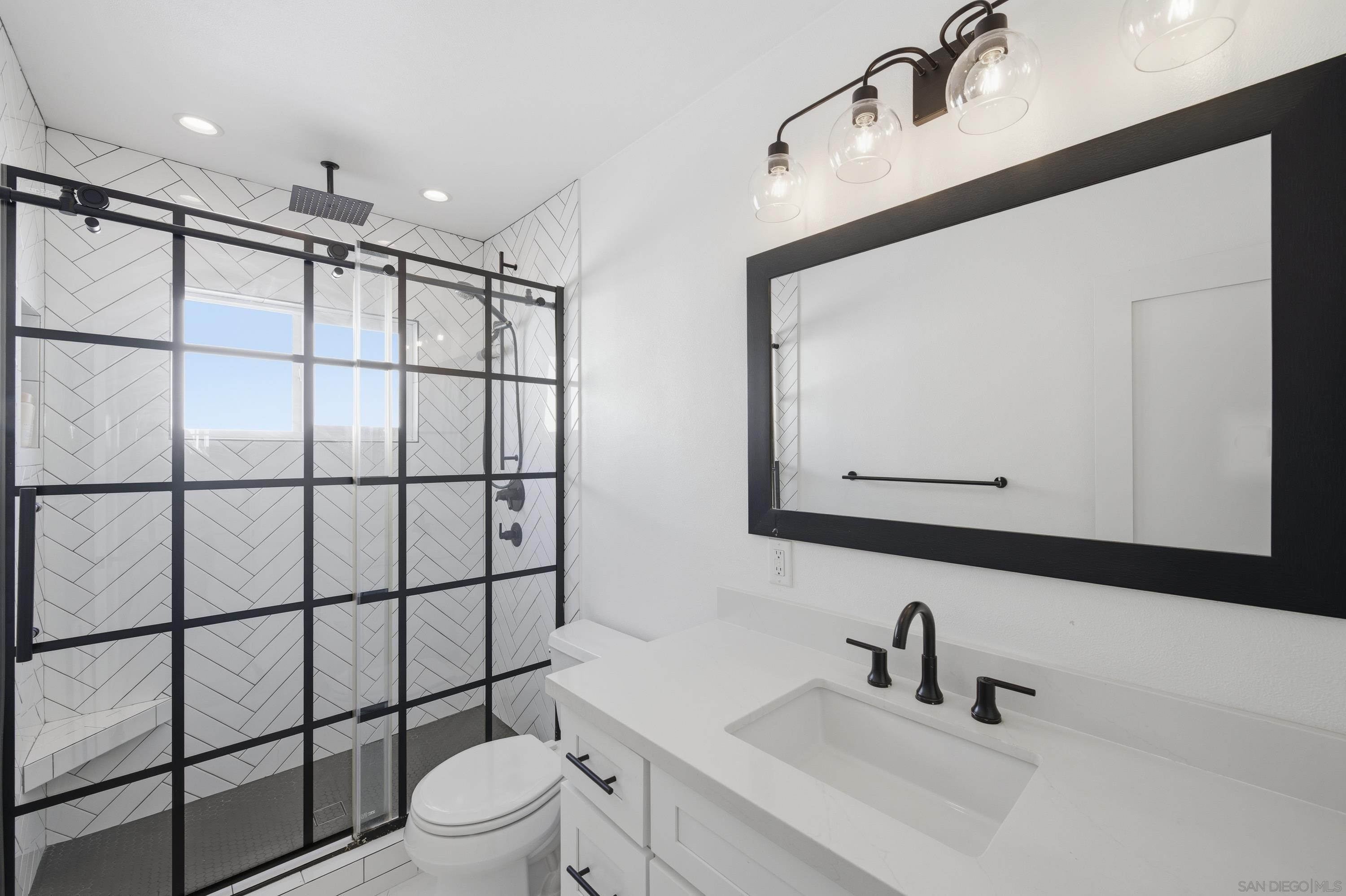 Detail Gallery Image 27 of 48 For 2354  Chalcedony, San Diego,  CA 92109 - 3 Beds | 2 Baths