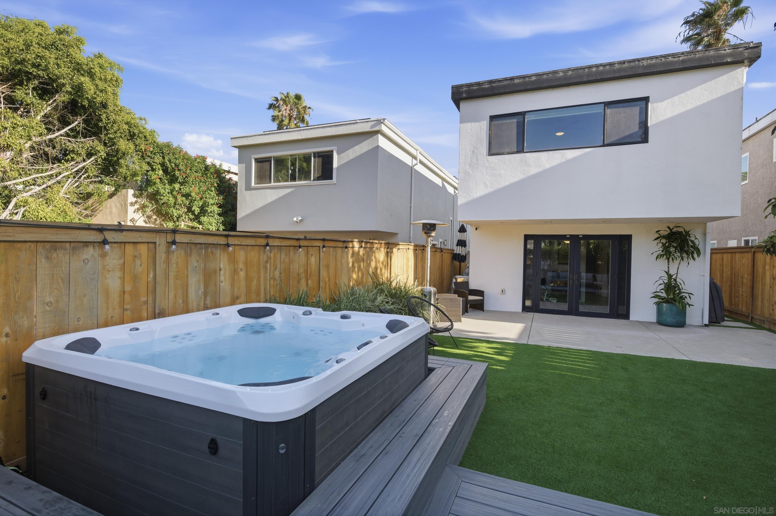 Detail Gallery Image 43 of 48 For 2354  Chalcedony, San Diego,  CA 92109 - 3 Beds | 2 Baths