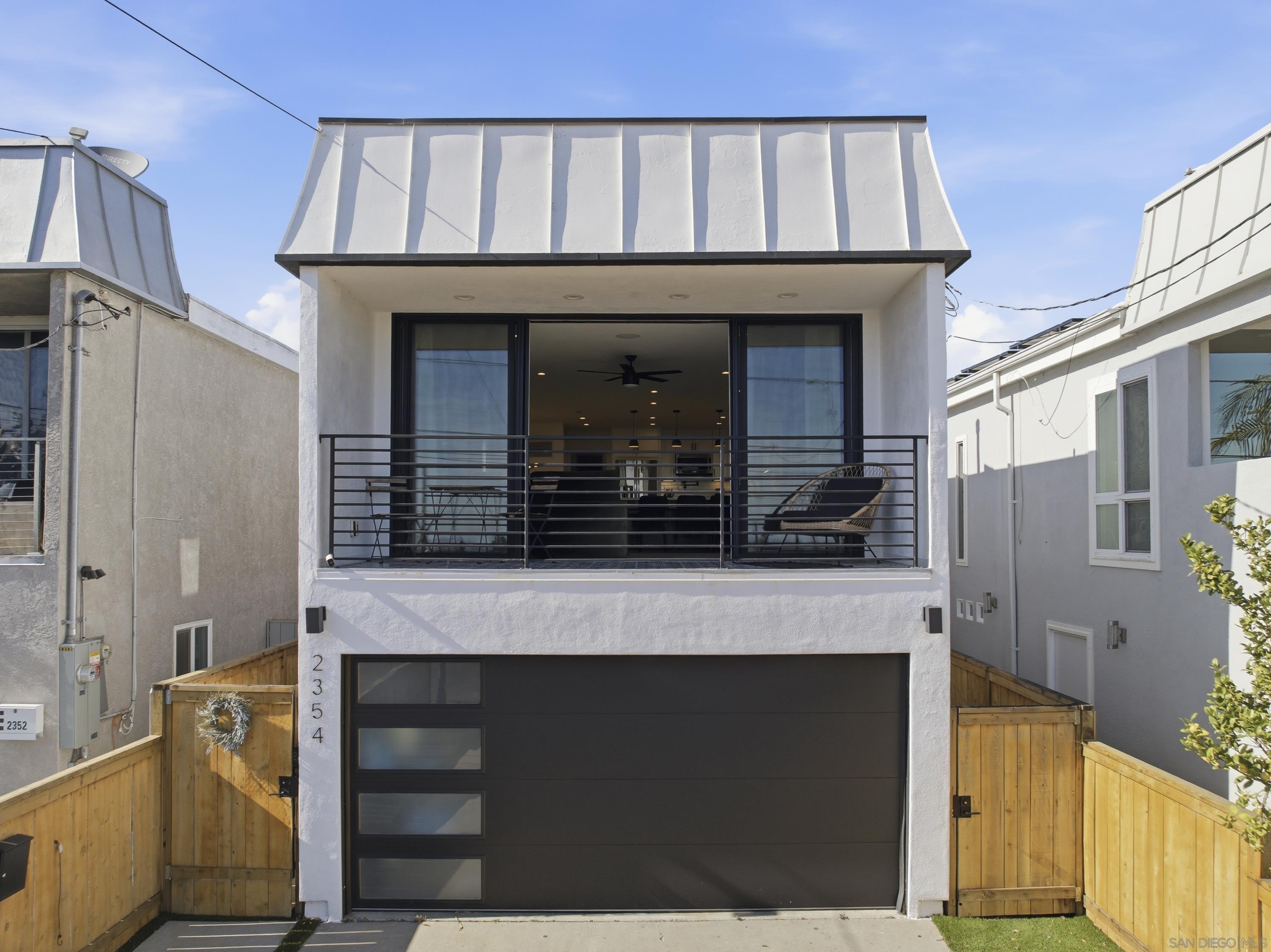 Detail Gallery Image 7 of 48 For 2354  Chalcedony, San Diego,  CA 92109 - 3 Beds | 2 Baths