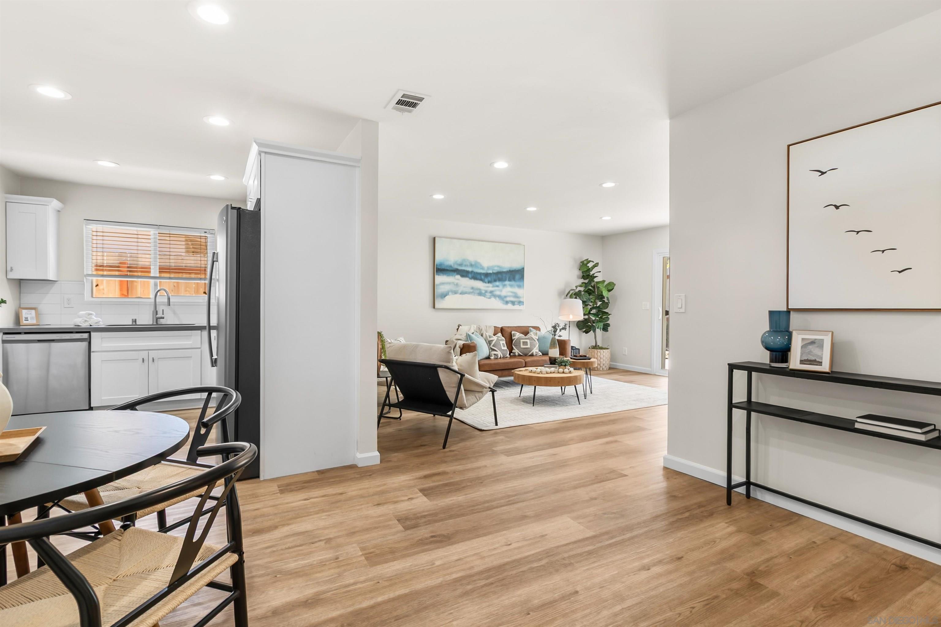 Detail Gallery Image 11 of 46 For 2309  Saratoga, Oceanside,  CA 92054 - 3 Beds | 2 Baths