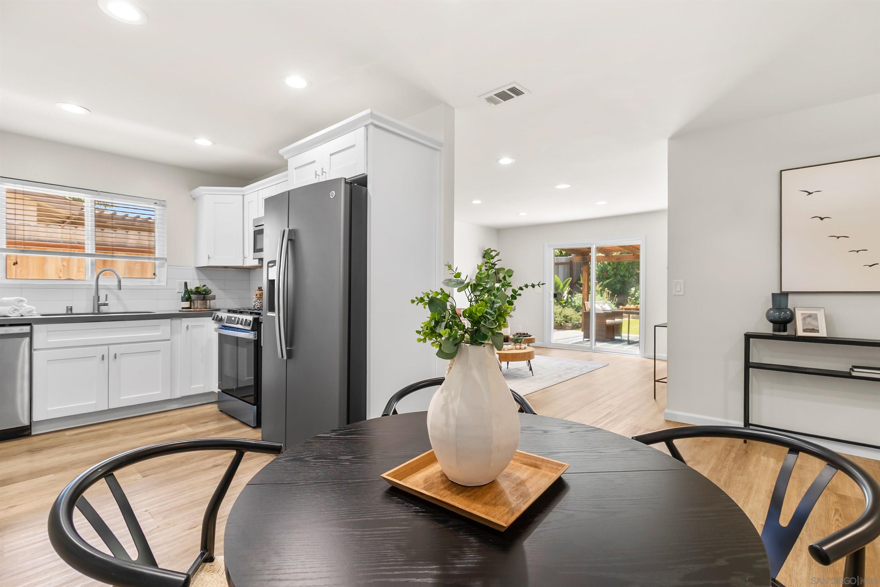 Detail Gallery Image 16 of 46 For 2309  Saratoga, Oceanside,  CA 92054 - 3 Beds | 2 Baths