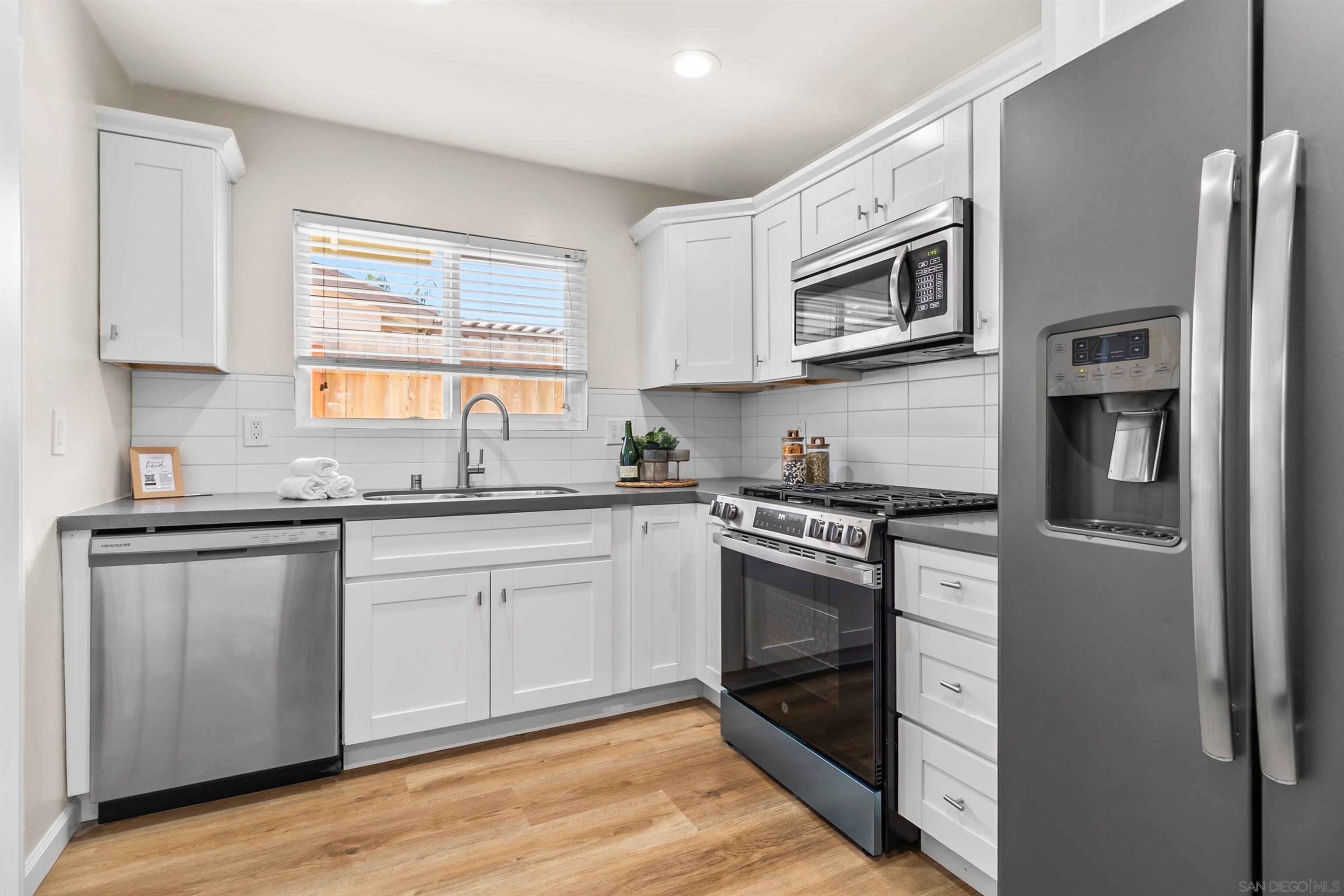 Detail Gallery Image 19 of 46 For 2309  Saratoga, Oceanside,  CA 92054 - 3 Beds | 2 Baths