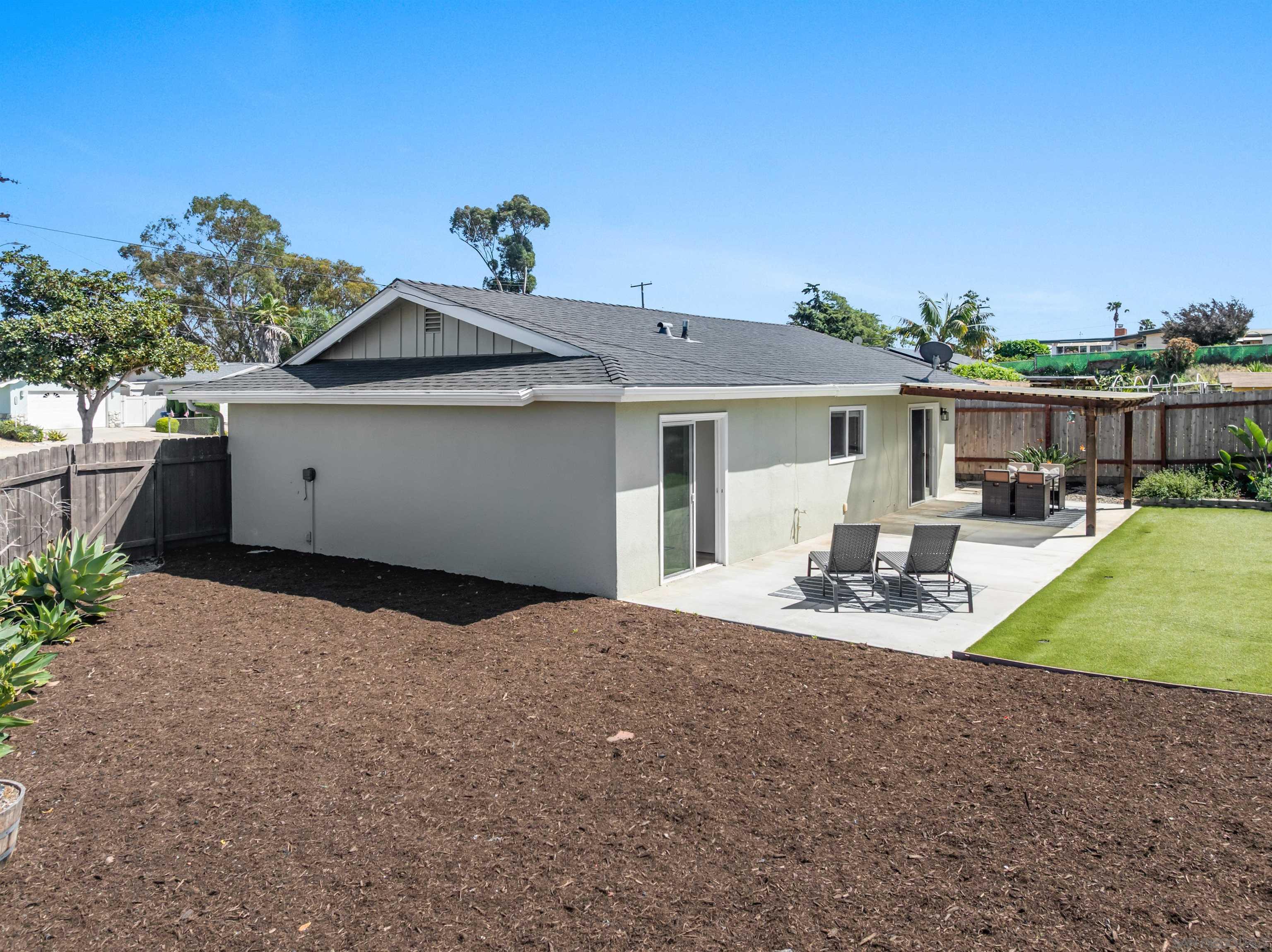 Detail Gallery Image 40 of 46 For 2309  Saratoga, Oceanside,  CA 92054 - 3 Beds | 2 Baths