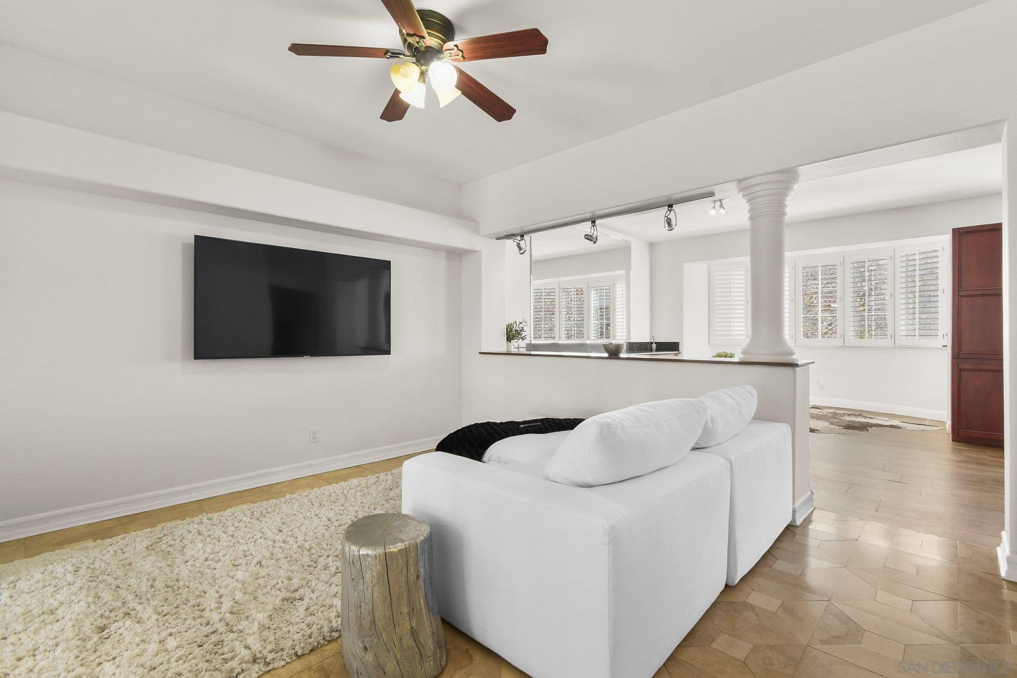 Detail Gallery Image 13 of 49 For 5117  Renaissance Ave  #D,  San Diego,  CA 92122 - 3 Beds | 2/1 Baths