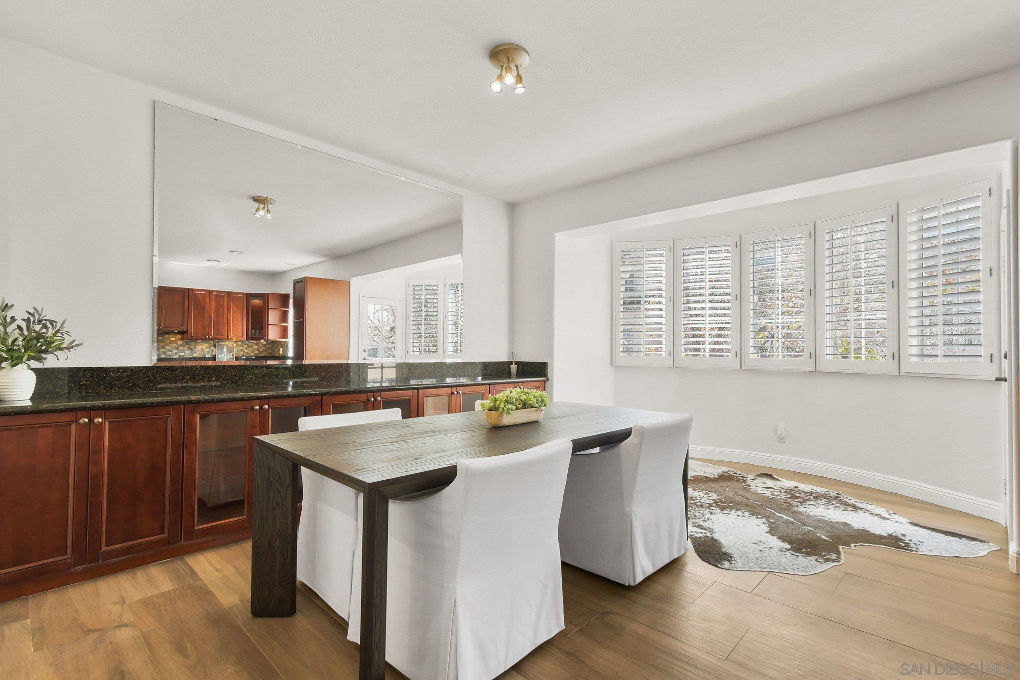 Detail Gallery Image 15 of 49 For 5117  Renaissance Ave  #D,  San Diego,  CA 92122 - 3 Beds | 2/1 Baths