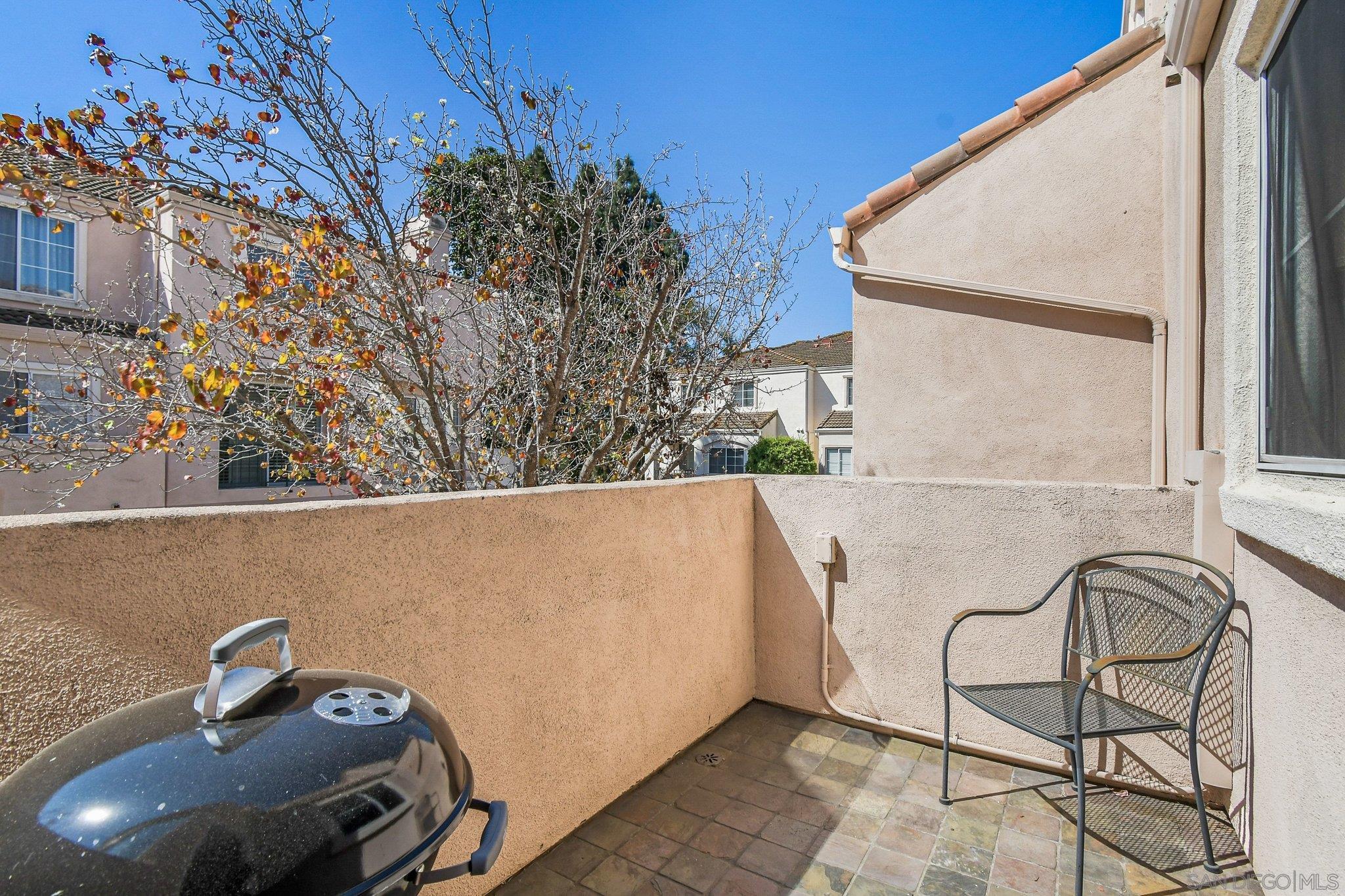 Detail Gallery Image 37 of 49 For 5117  Renaissance Ave  #D,  San Diego,  CA 92122 - 3 Beds | 2/1 Baths