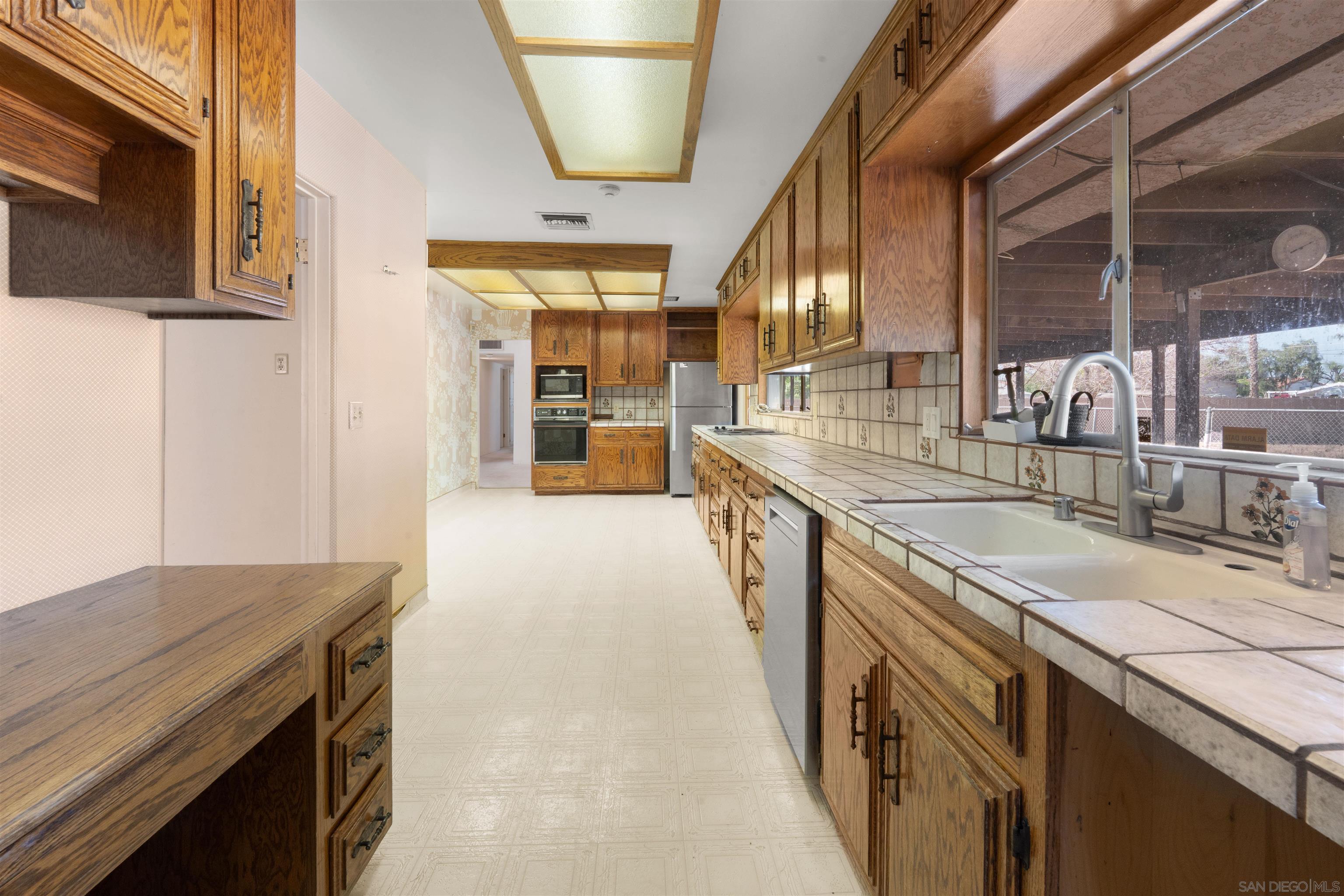 Detail Gallery Image 11 of 48 For 250 S Santa Rosa Ave, El Centro,  CA 92243 - 4 Beds | 2 Baths