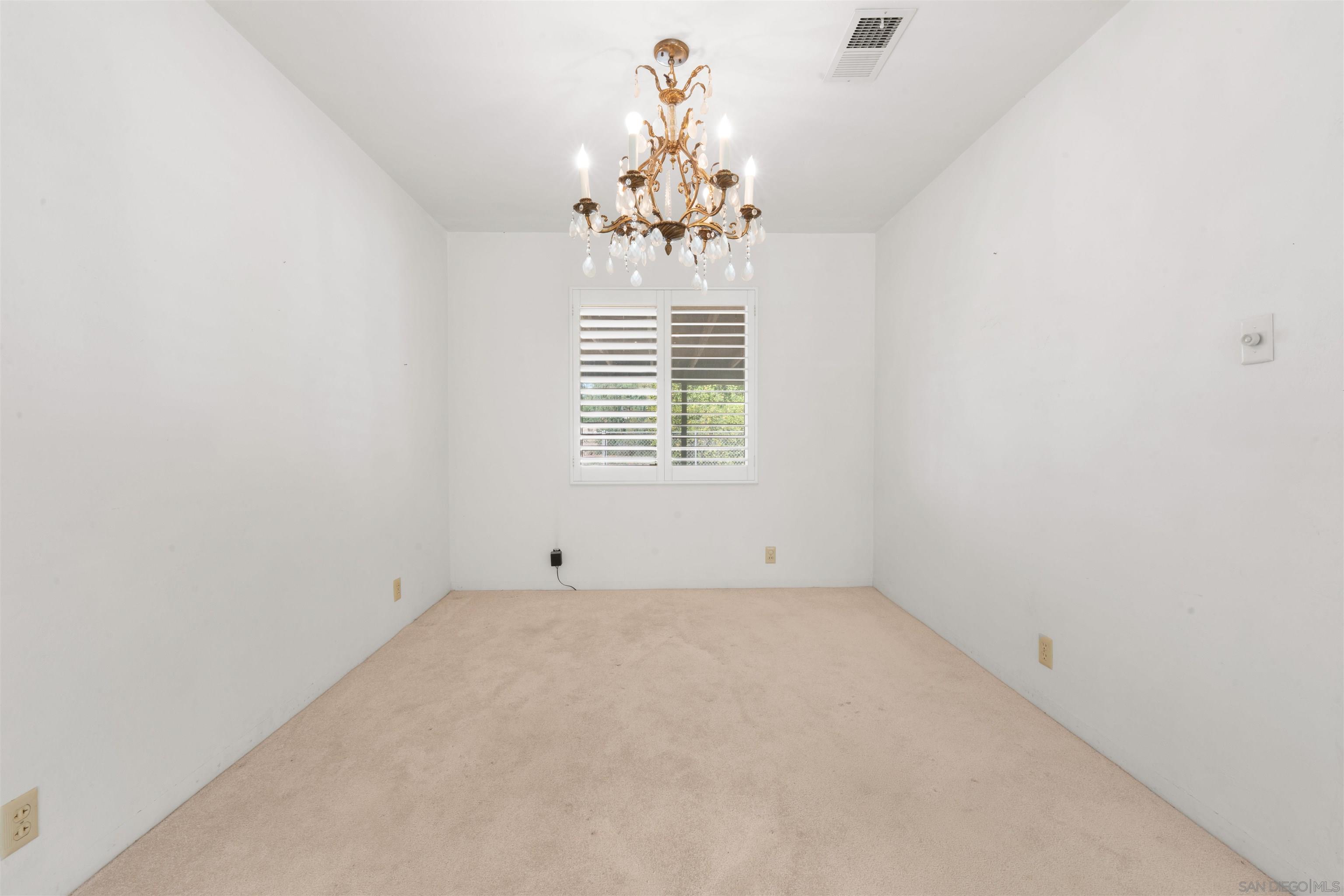 Detail Gallery Image 12 of 48 For 250 S Santa Rosa Ave, El Centro,  CA 92243 - 4 Beds | 2 Baths