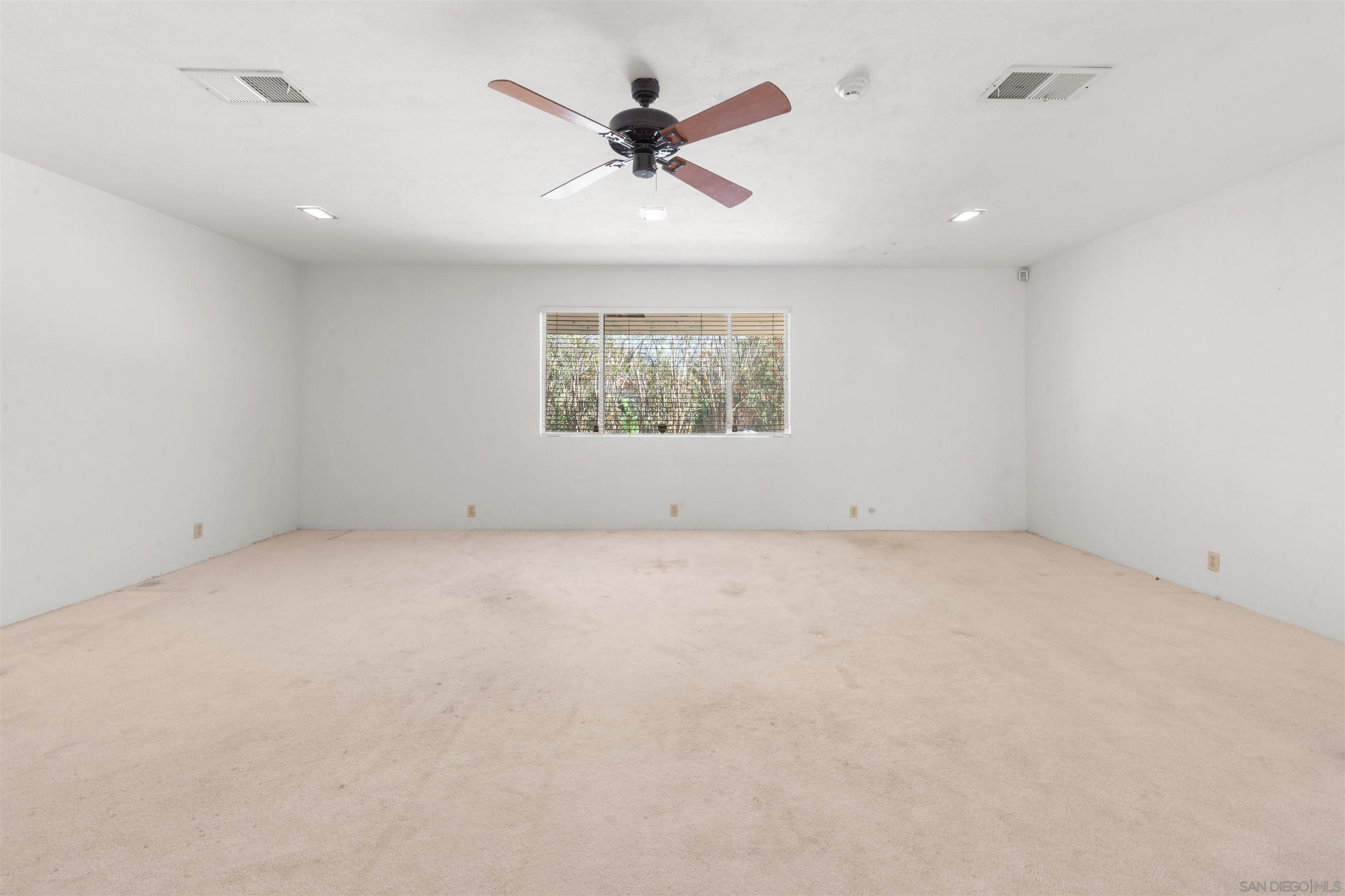 Detail Gallery Image 7 of 48 For 250 S Santa Rosa Ave, El Centro,  CA 92243 - 4 Beds | 2 Baths