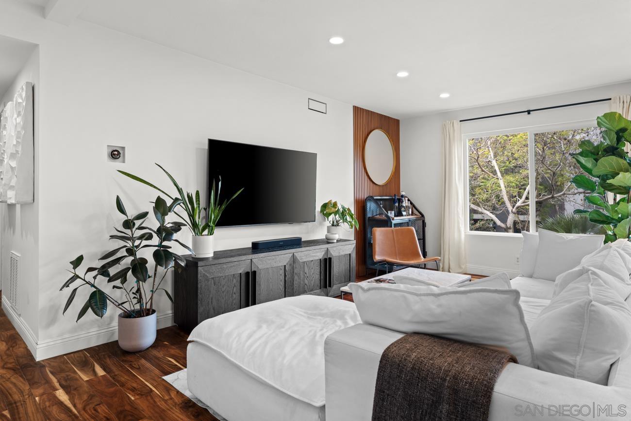 Detail Gallery Image 2 of 39 For 1650  8th  #104,  San Diego,  CA 92101 - 2 Beds | 2 Baths