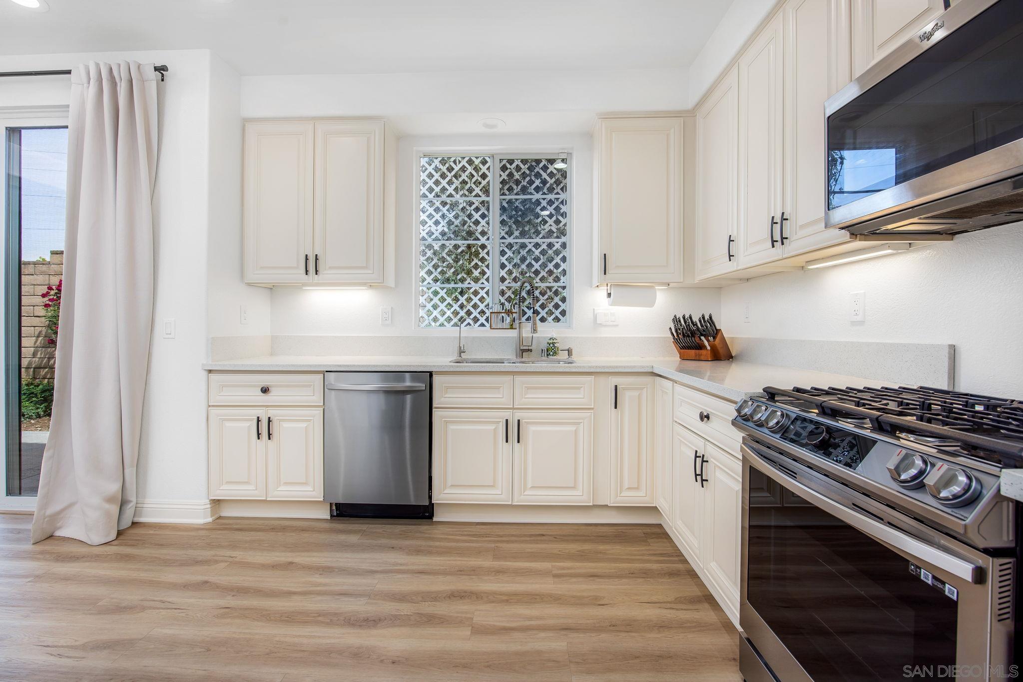 Detail Gallery Image 6 of 36 For 479  Camino Verde, San Marcos,  CA 92078 - 4 Beds | 3 Baths