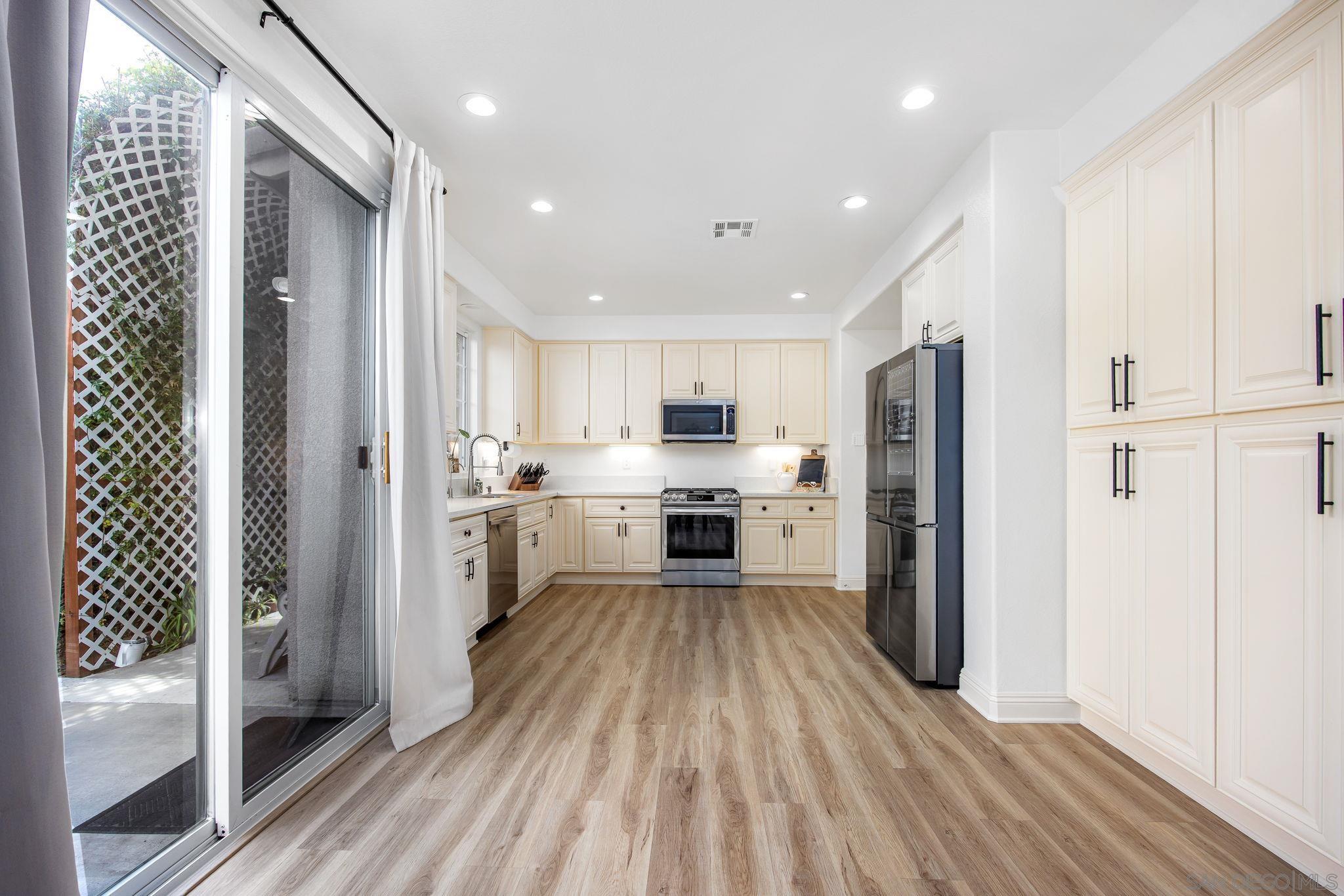 Detail Gallery Image 7 of 36 For 479  Camino Verde, San Marcos,  CA 92078 - 4 Beds | 3 Baths