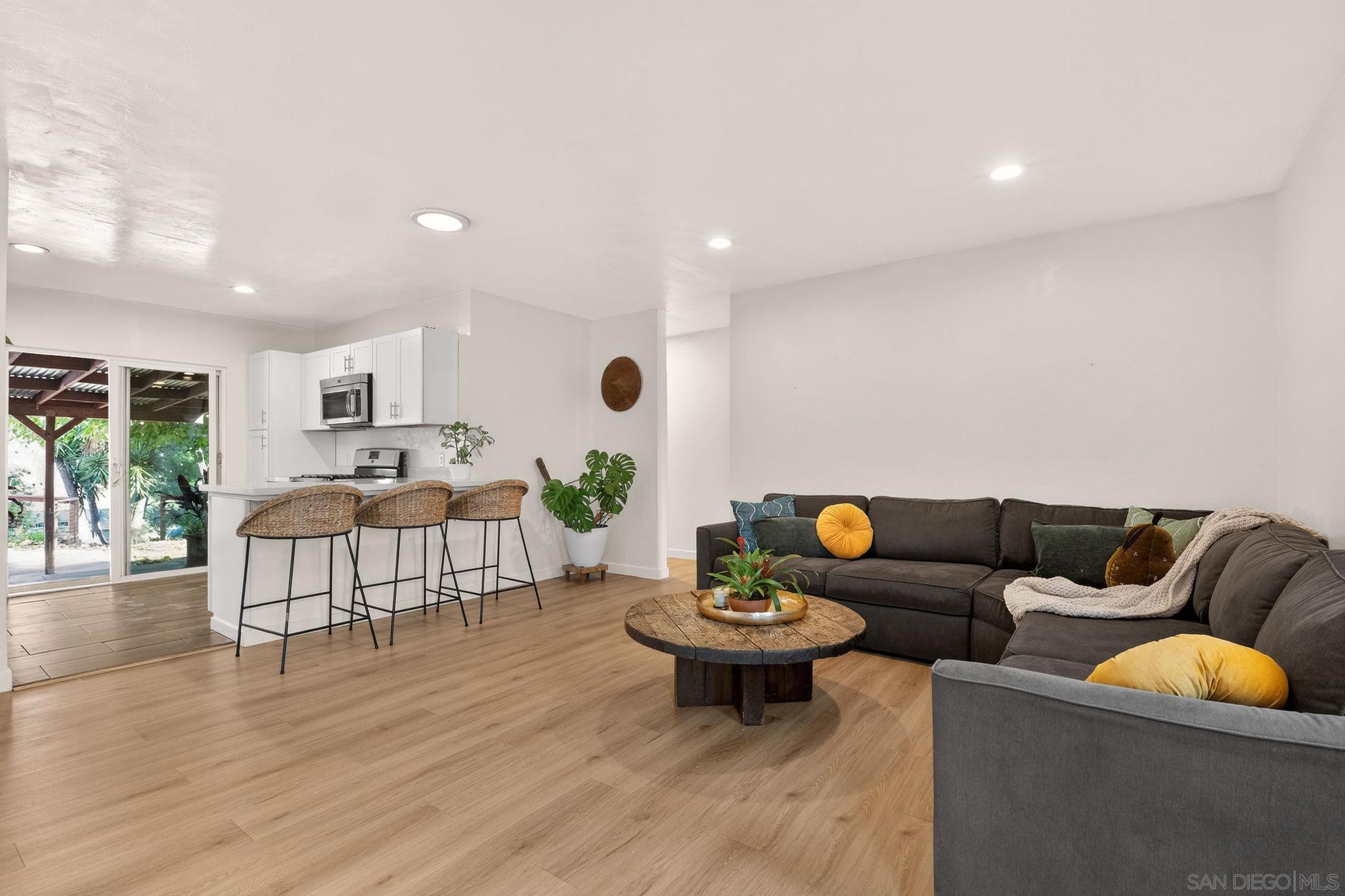 Detail Gallery Image 3 of 34 For 5847  Amarillo Ave, La Mesa,  CA 91942 - 3 Beds | 2 Baths