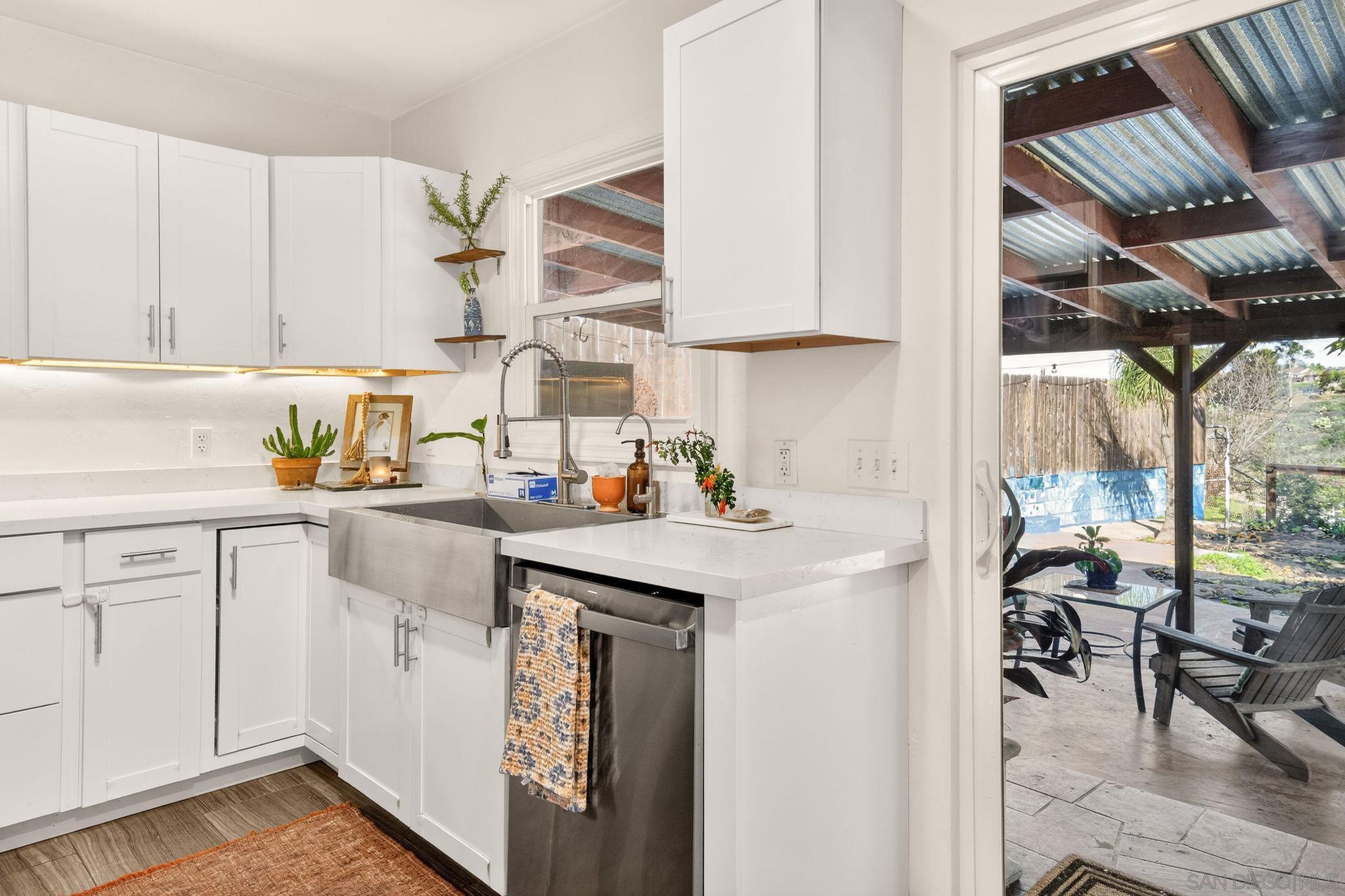 Detail Gallery Image 10 of 34 For 5847  Amarillo Ave, La Mesa,  CA 91942 - 3 Beds | 2 Baths