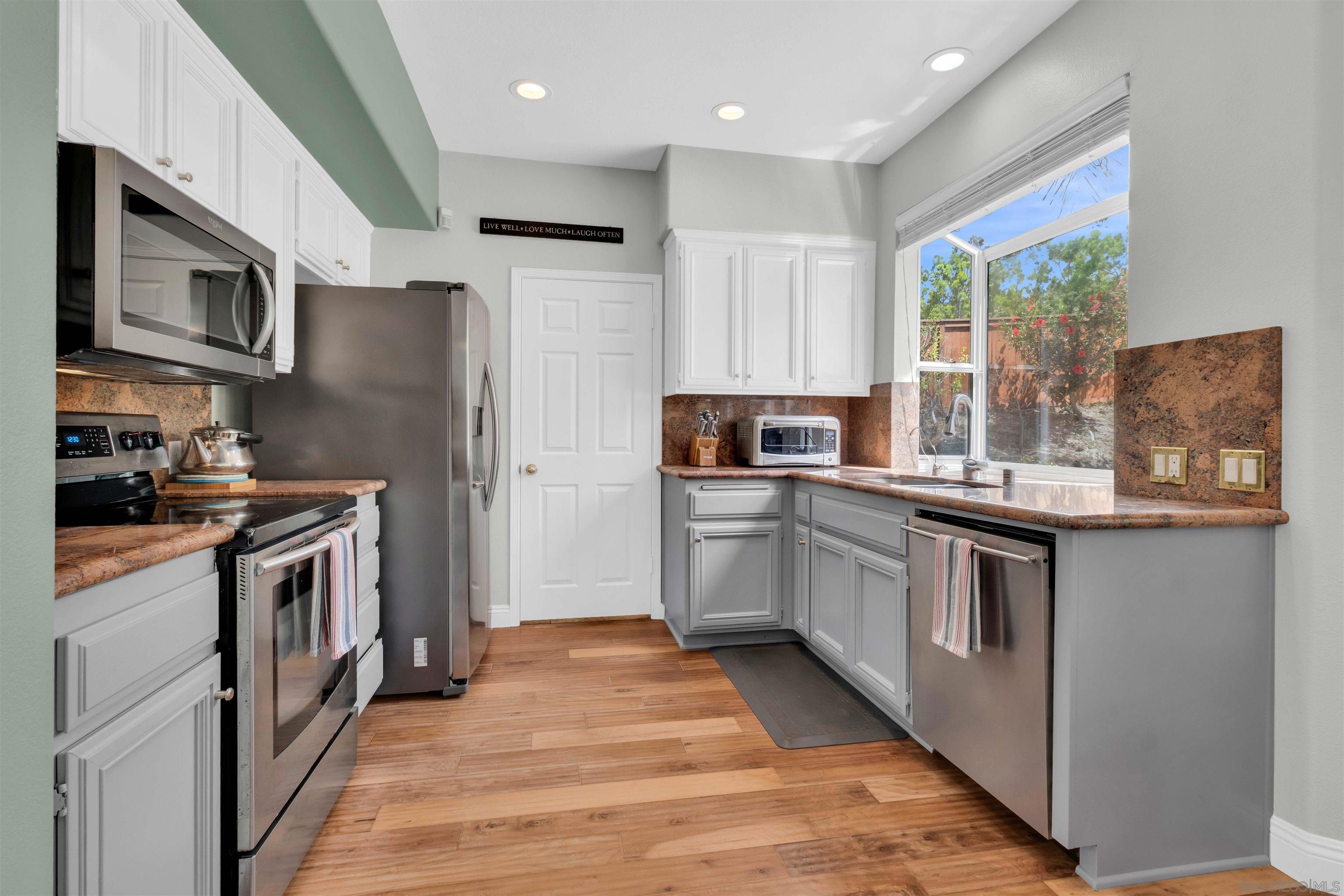 Detail Gallery Image 17 of 35 For 13867  Lewiston Street, San Diego,  CA 92128 - 3 Beds | 2/1 Baths