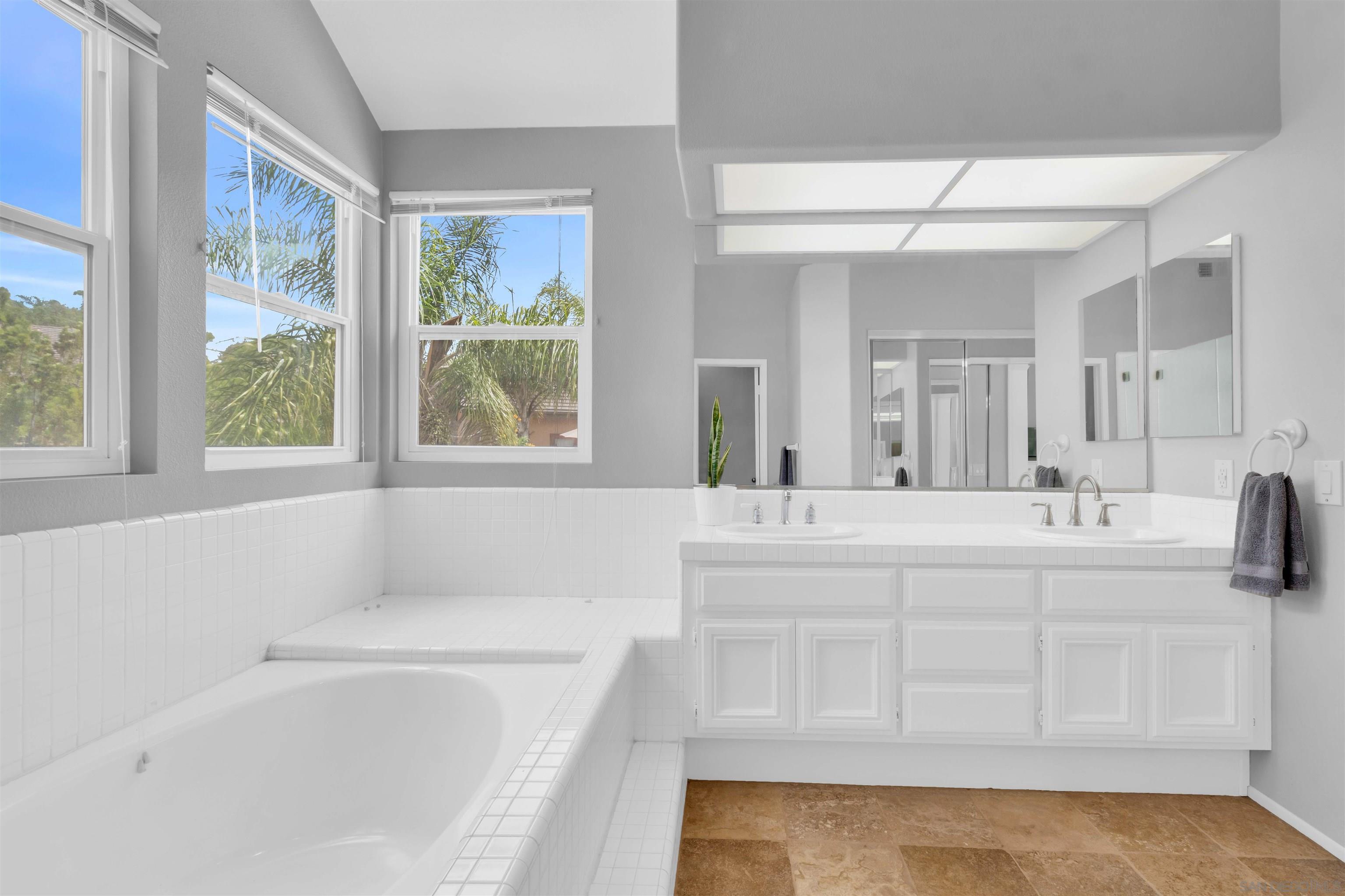 Detail Gallery Image 23 of 35 For 13867  Lewiston Street, San Diego,  CA 92128 - 3 Beds | 2/1 Baths