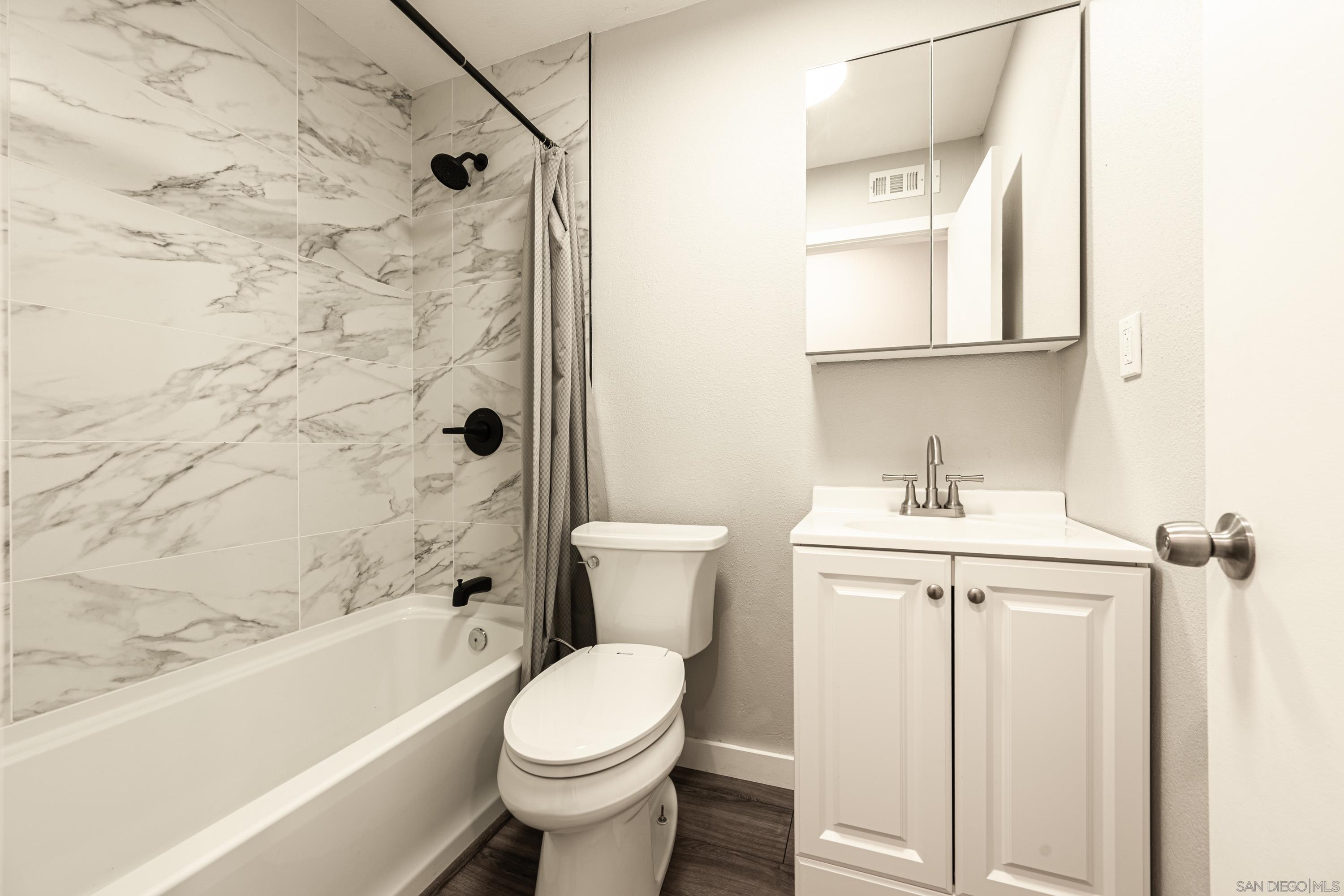 Detail Gallery Image 10 of 23 For 8748  Aquarius Dr, San Diego,  CA 92126 - 3 Beds | 2 Baths