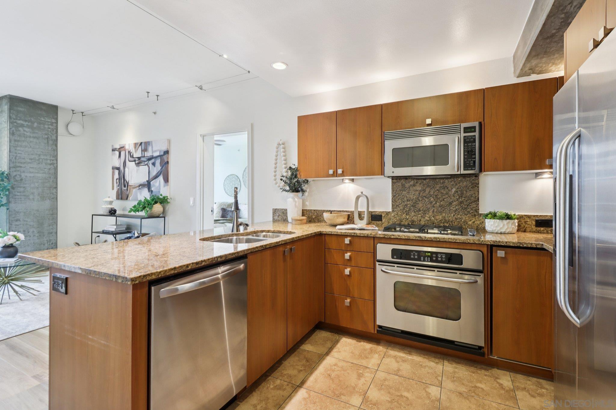 Detail Gallery Image 18 of 64 For 800  the Mark Lane  #607,  San Diego,  CA 92101 - 2 Beds | 2 Baths