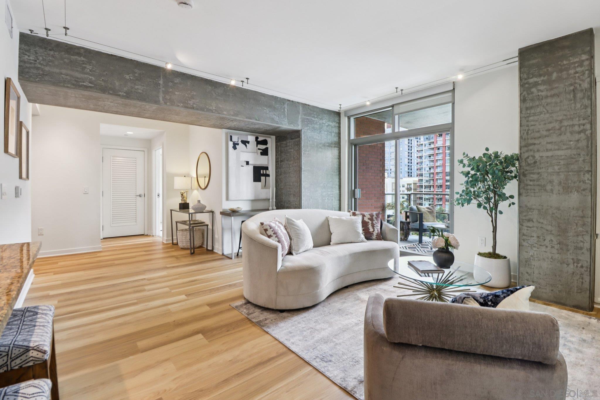 Detail Gallery Image 3 of 64 For 800  the Mark Lane  #607,  San Diego,  CA 92101 - 2 Beds | 2 Baths