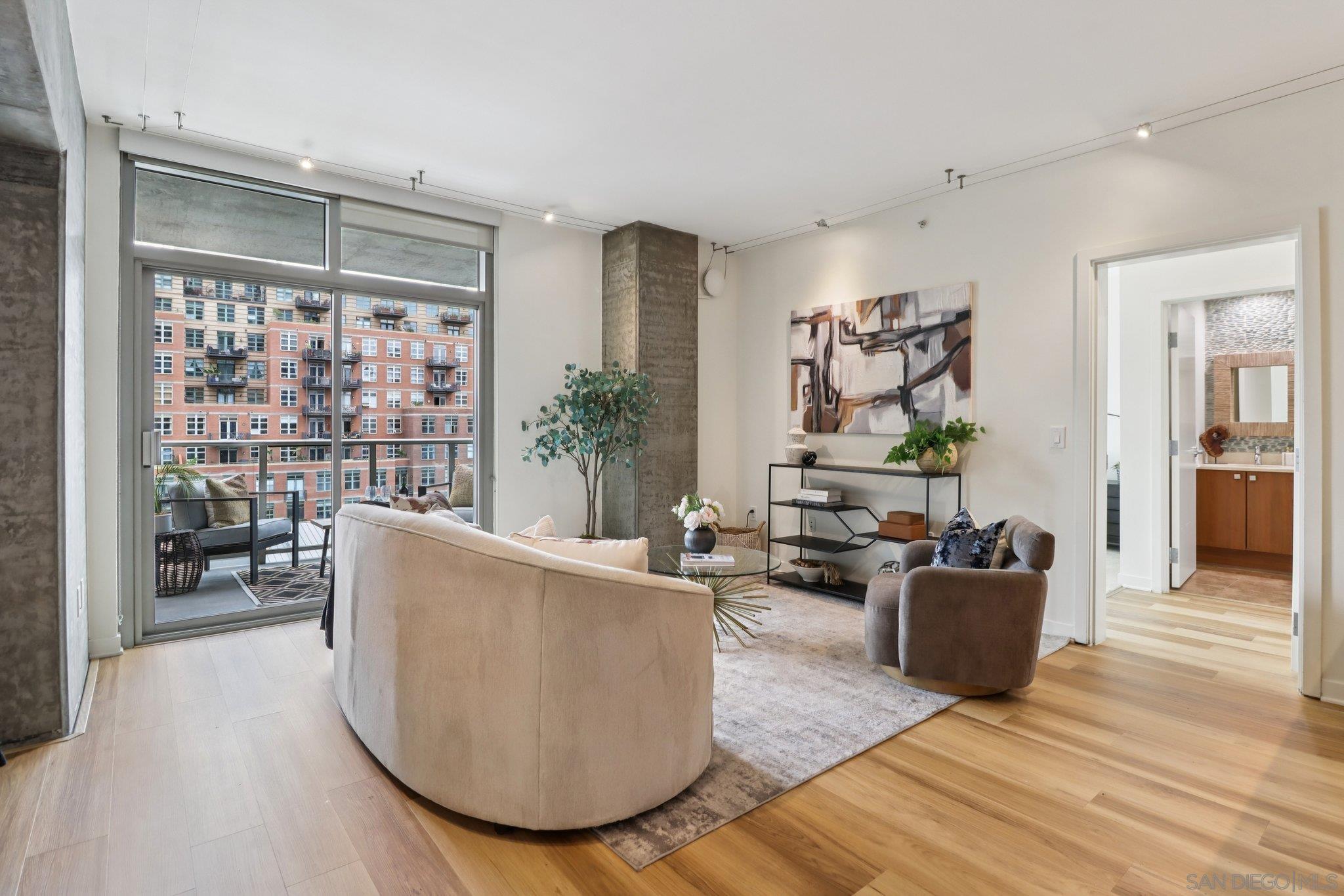 Detail Gallery Image 4 of 64 For 800  the Mark Lane  #607,  San Diego,  CA 92101 - 2 Beds | 2 Baths