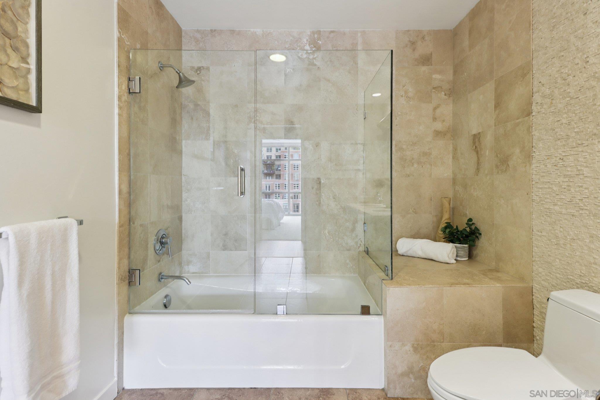 Detail Gallery Image 41 of 64 For 800  the Mark Lane  #607,  San Diego,  CA 92101 - 2 Beds | 2 Baths