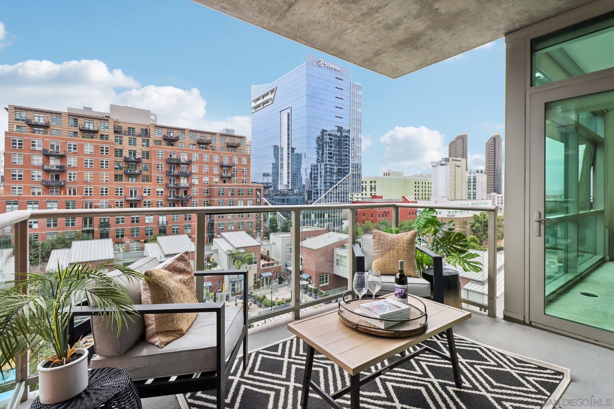 Detail Gallery Image 8 of 64 For 800  the Mark Lane  #607,  San Diego,  CA 92101 - 2 Beds | 2 Baths