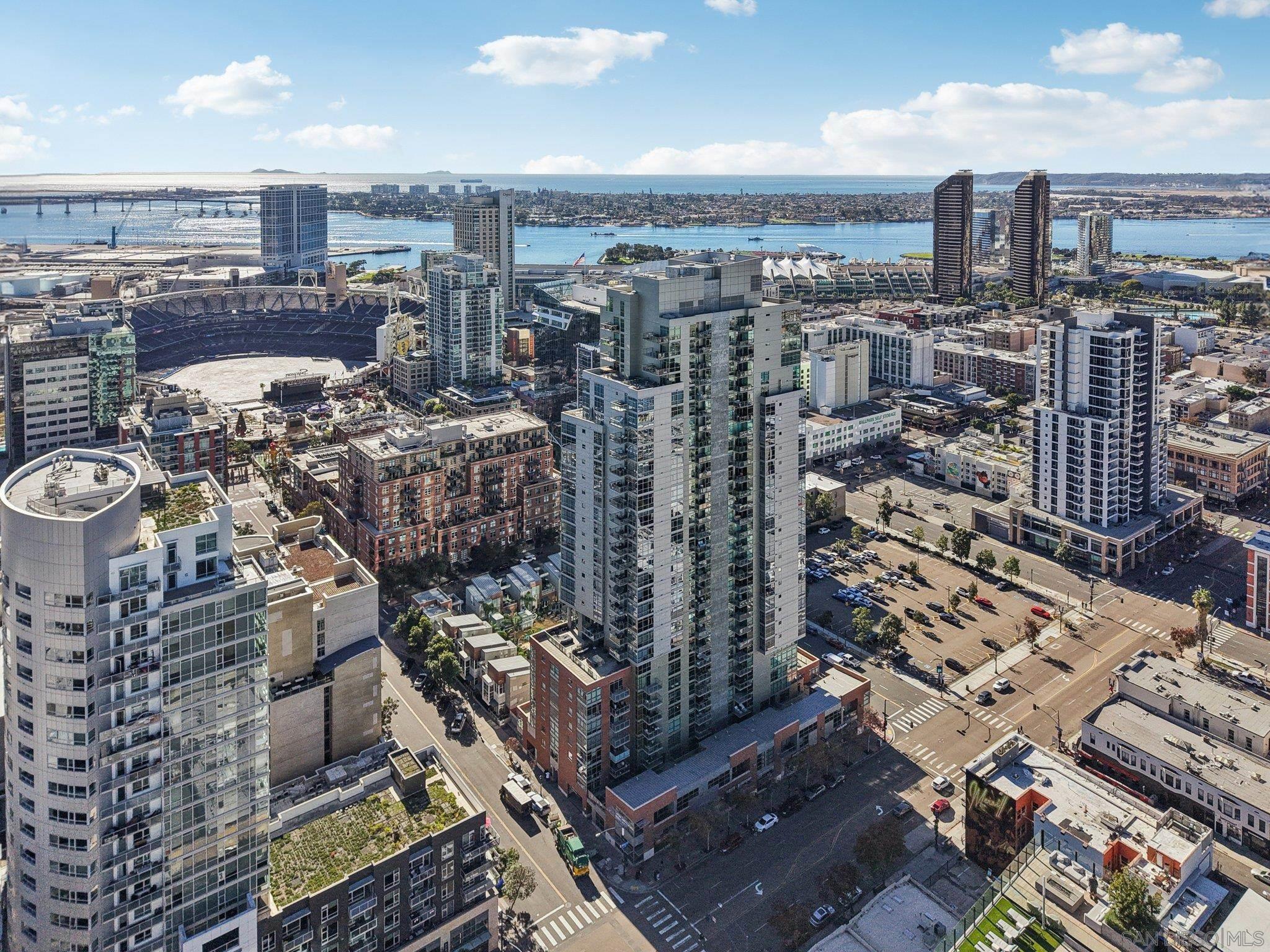 Detail Gallery Image 10 of 64 For 800  the Mark Lane  #607,  San Diego,  CA 92101 - 2 Beds | 2 Baths