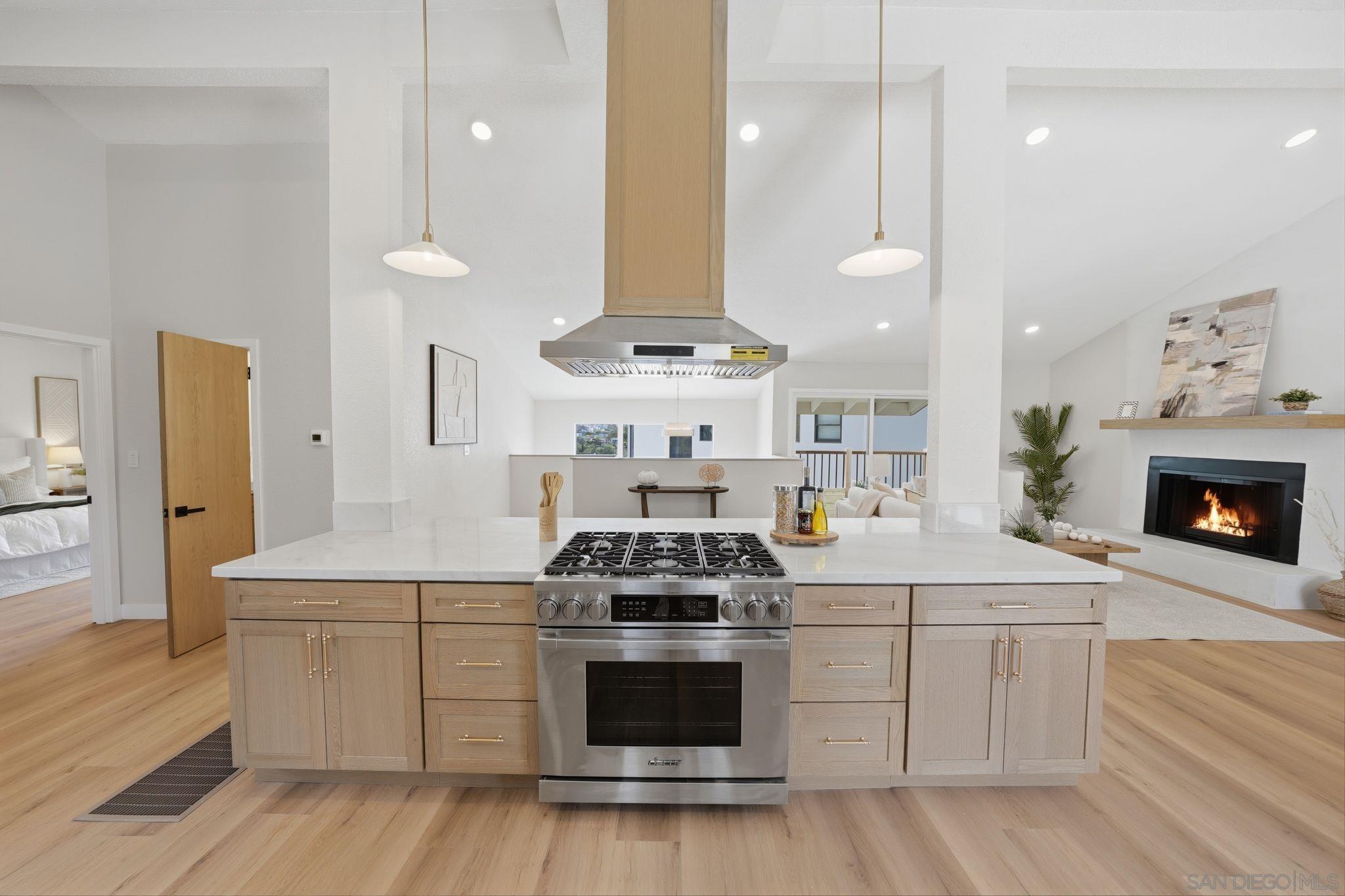 Detail Gallery Image 5 of 46 For 3344  Goldfinch St, San Diego,  CA 92103 - 3 Beds | 2/1 Baths