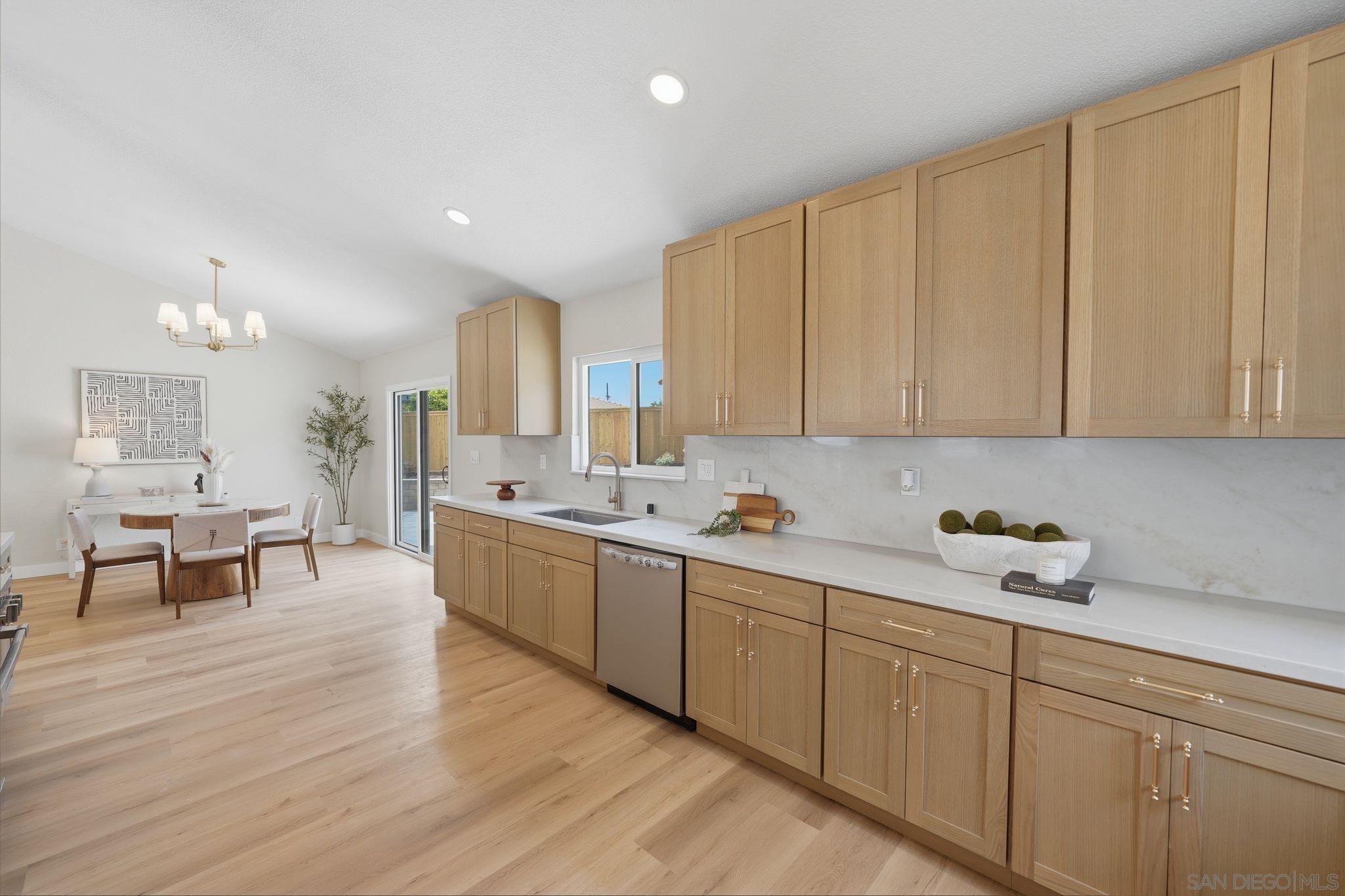 Detail Gallery Image 8 of 46 For 3344  Goldfinch St, San Diego,  CA 92103 - 3 Beds | 2/1 Baths