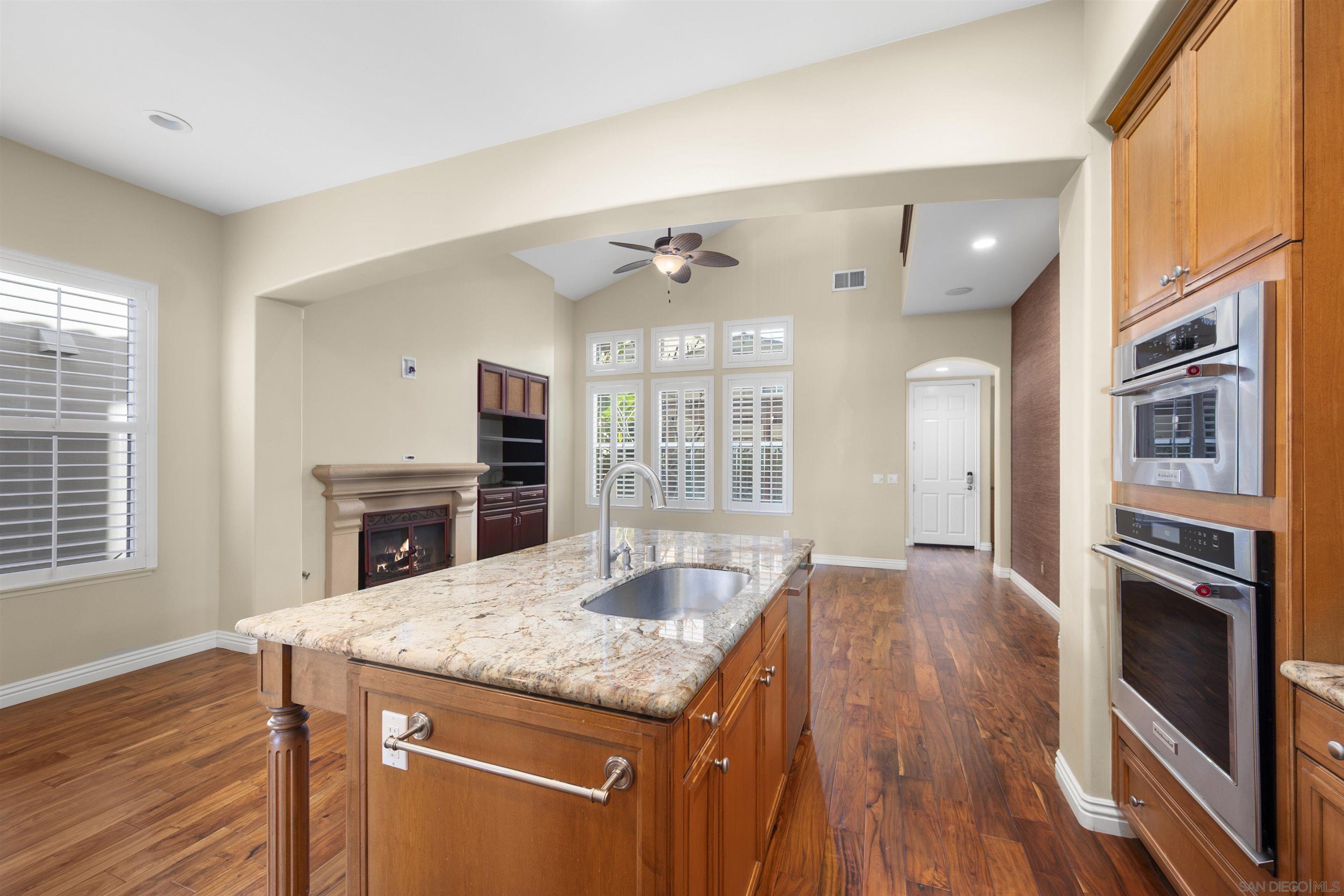 Detail Gallery Image 13 of 54 For 2873 W Bainbridge Rd., San Diego,  CA 92106 - 4 Beds | 3 Baths